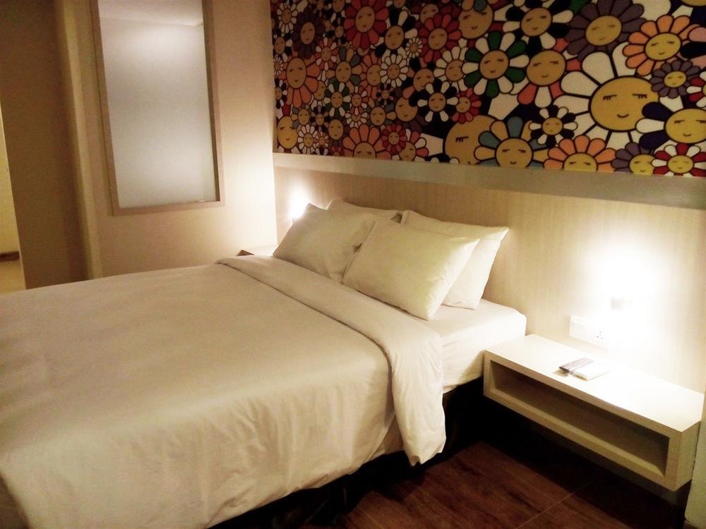 Nite And Day Batam Jodoh Square