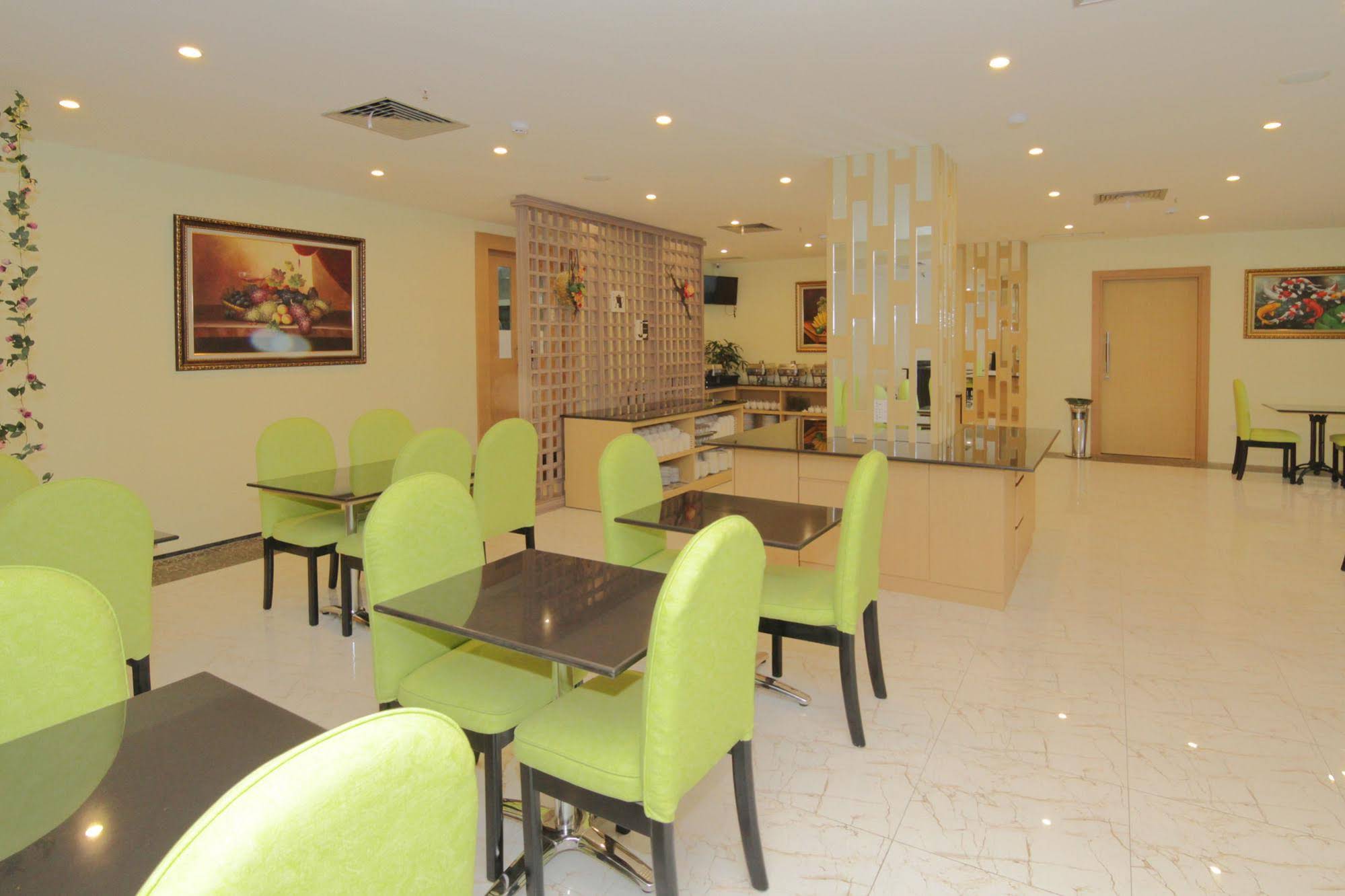OYO 666 D' Grande Hotel Batam by Airy