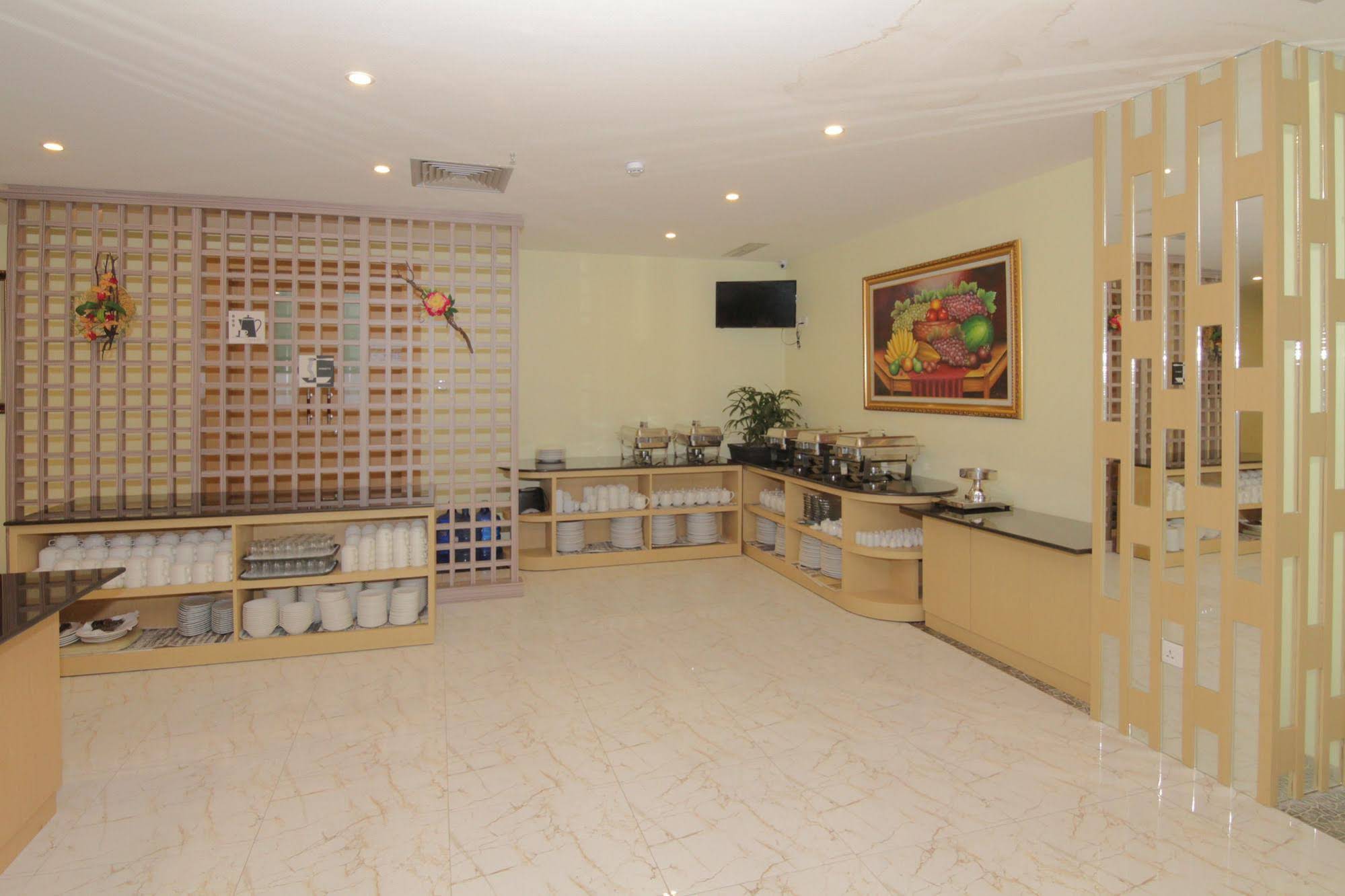 OYO 666 D' Grande Hotel Batam by Airy