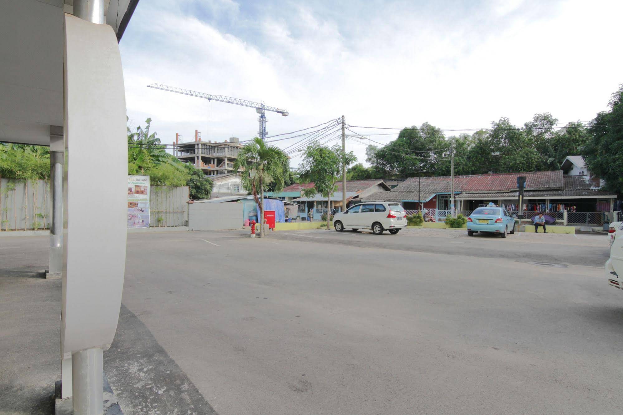 OYO 666 D' Grande Hotel Batam by Airy