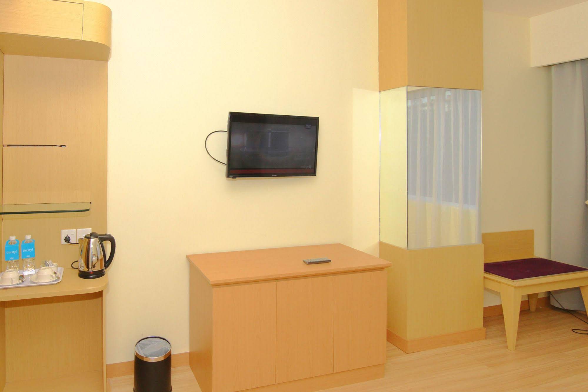 OYO 666 D' Grande Hotel Batam by Airy