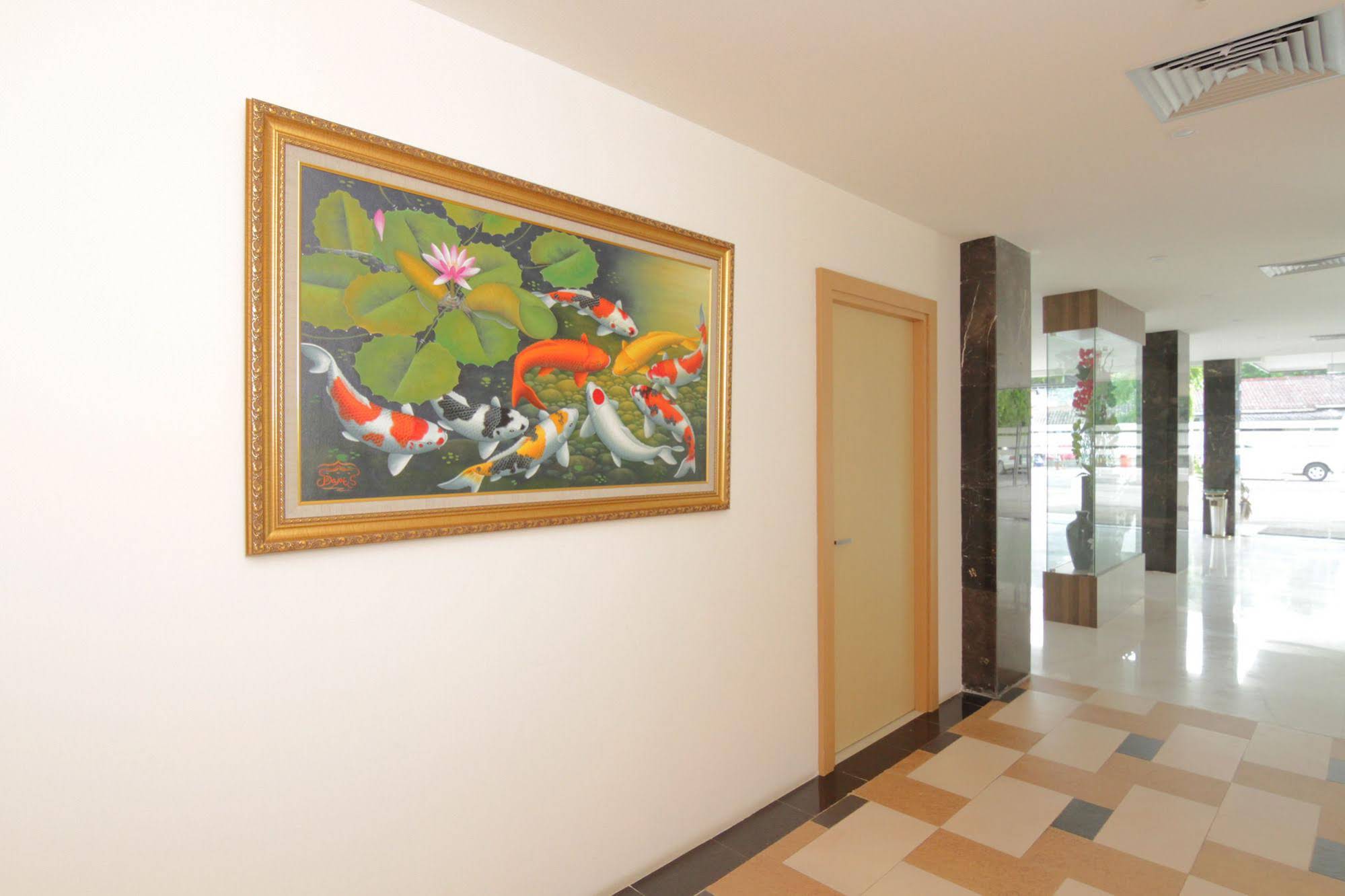 OYO 666 D' Grande Hotel Batam by Airy