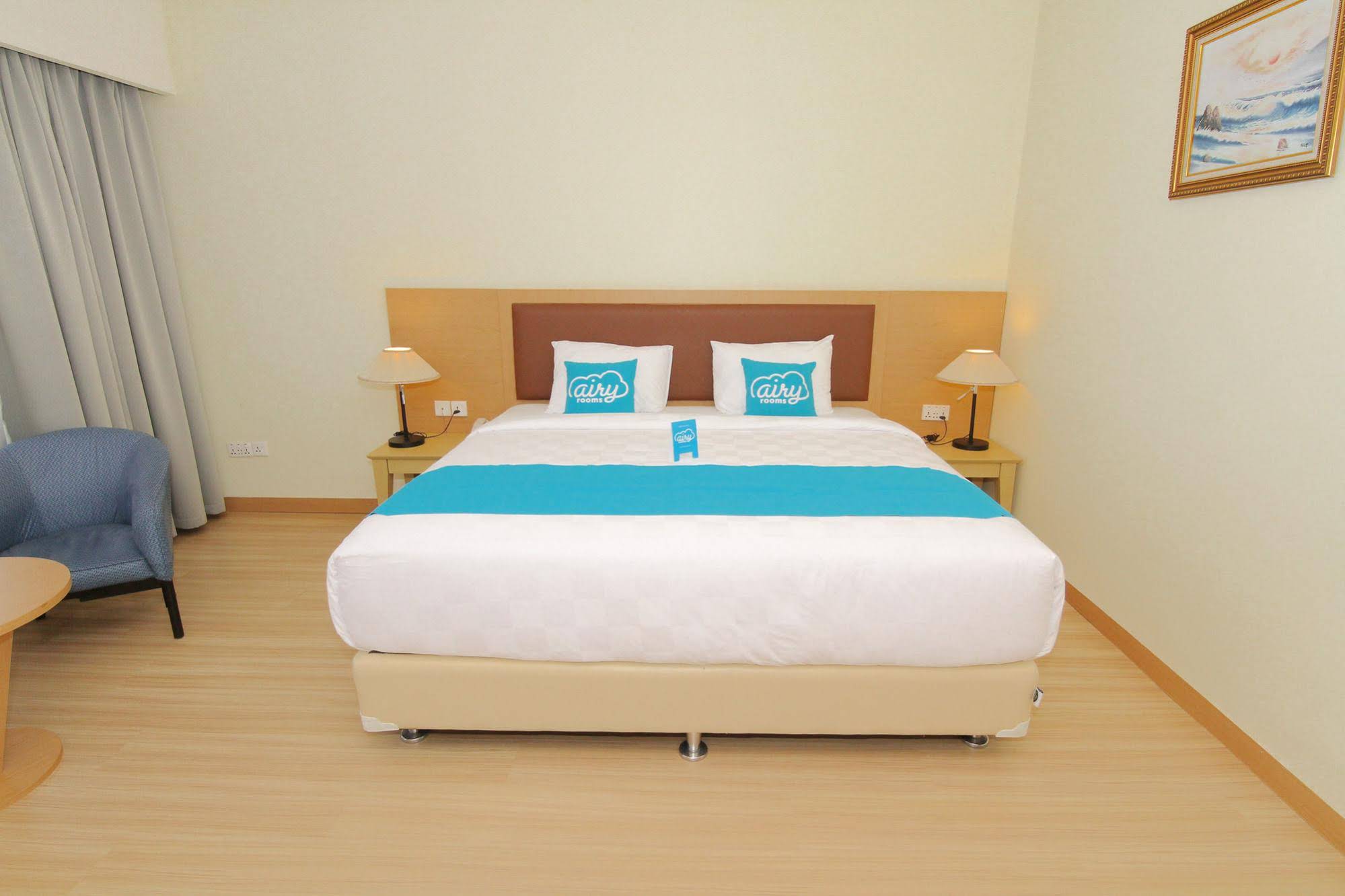 OYO 666 D' Grande Hotel Batam by Airy