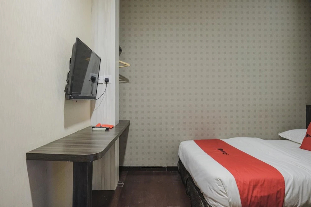 Paradise Homestay by RedDoorz