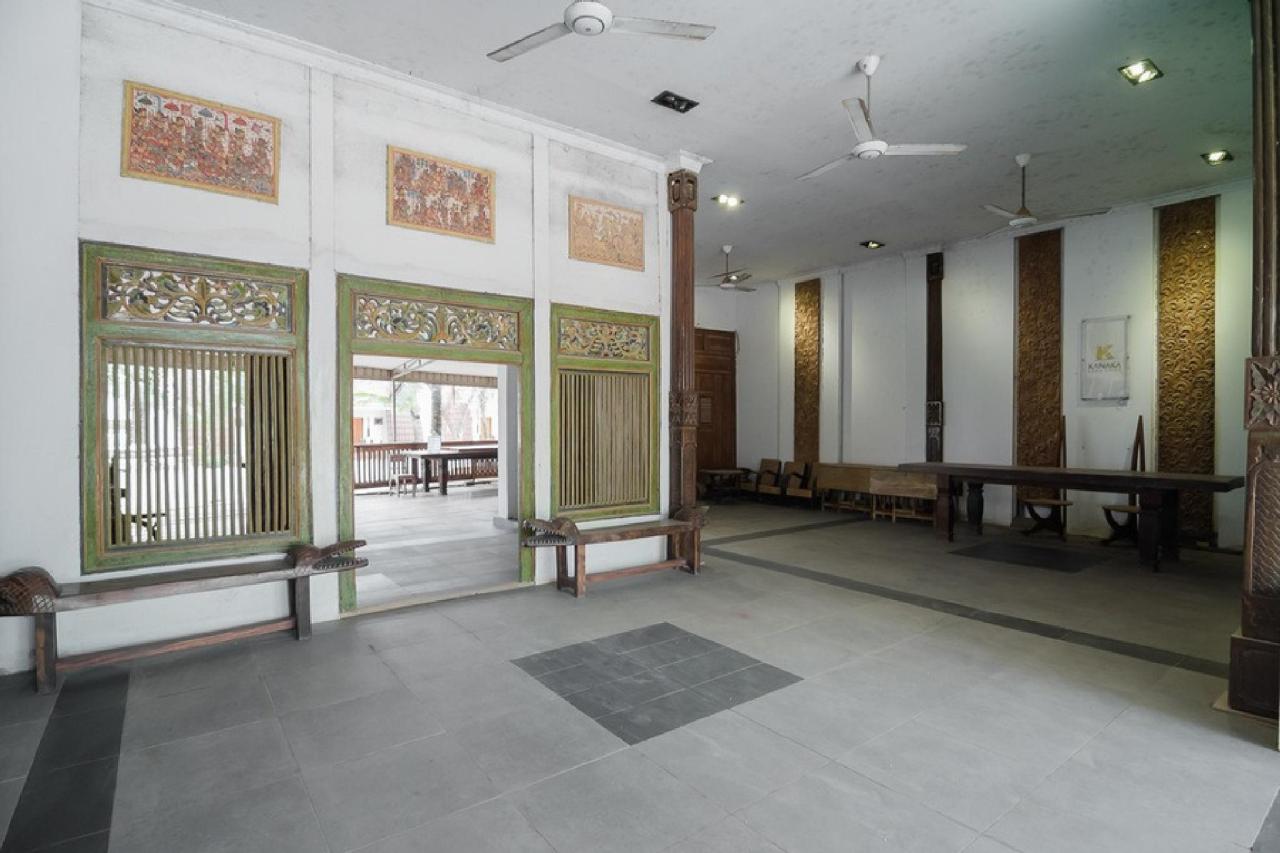 RedDoorz Near Pantai Coastarina Batam