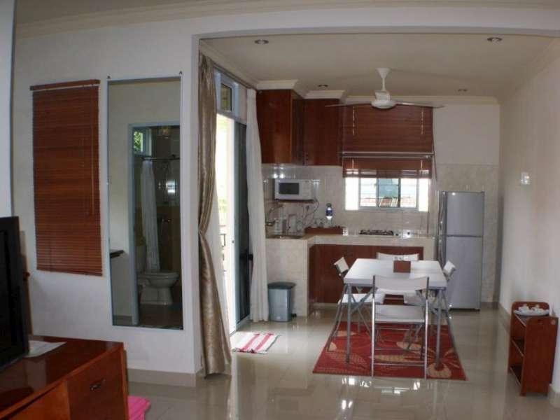 Smiling Hill Apartments & Guesthouse