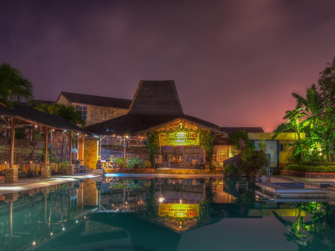 Smiling Hill Apartments & Guesthouse