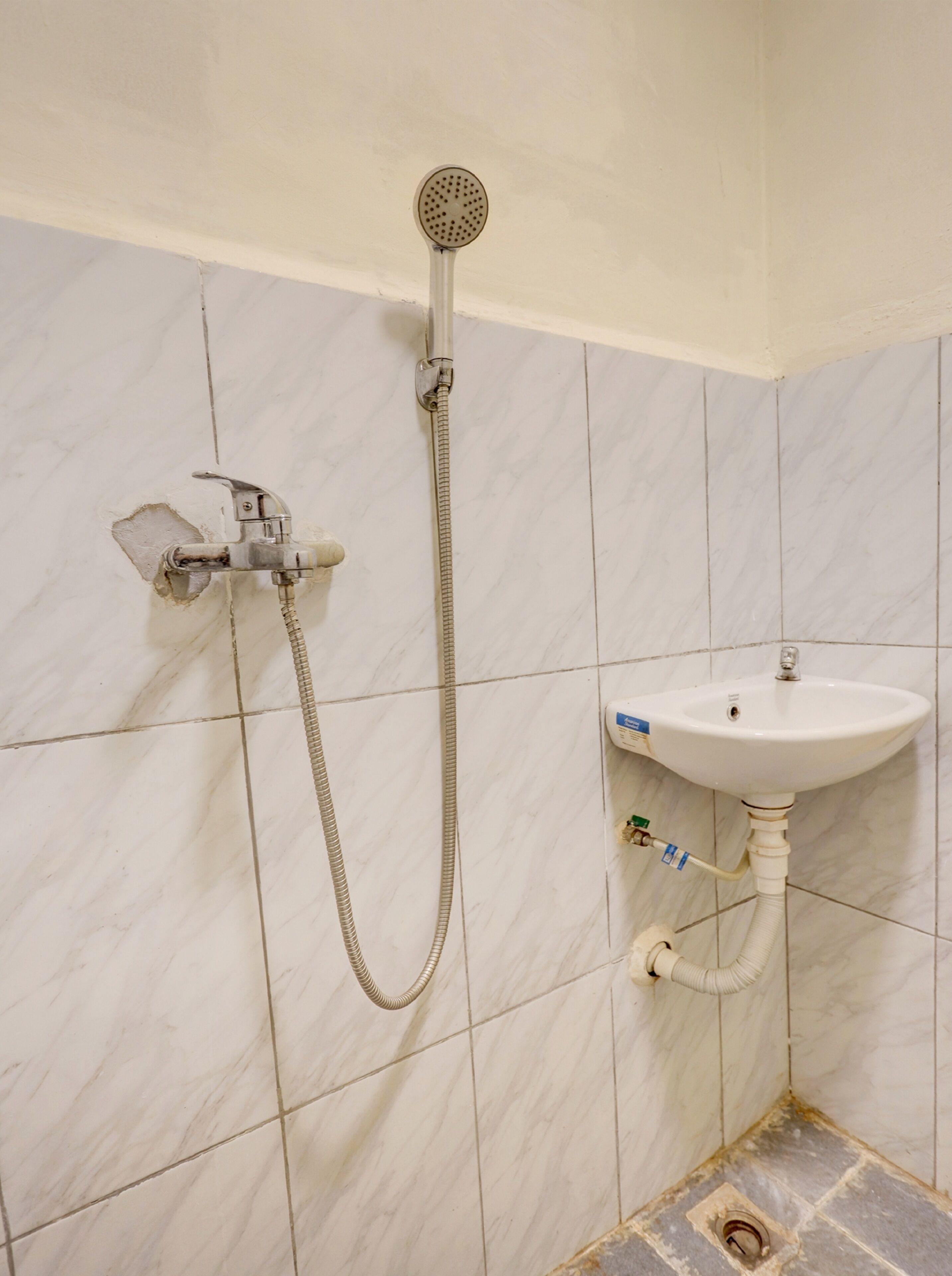 Spot On 92845 Josua Passing Stay