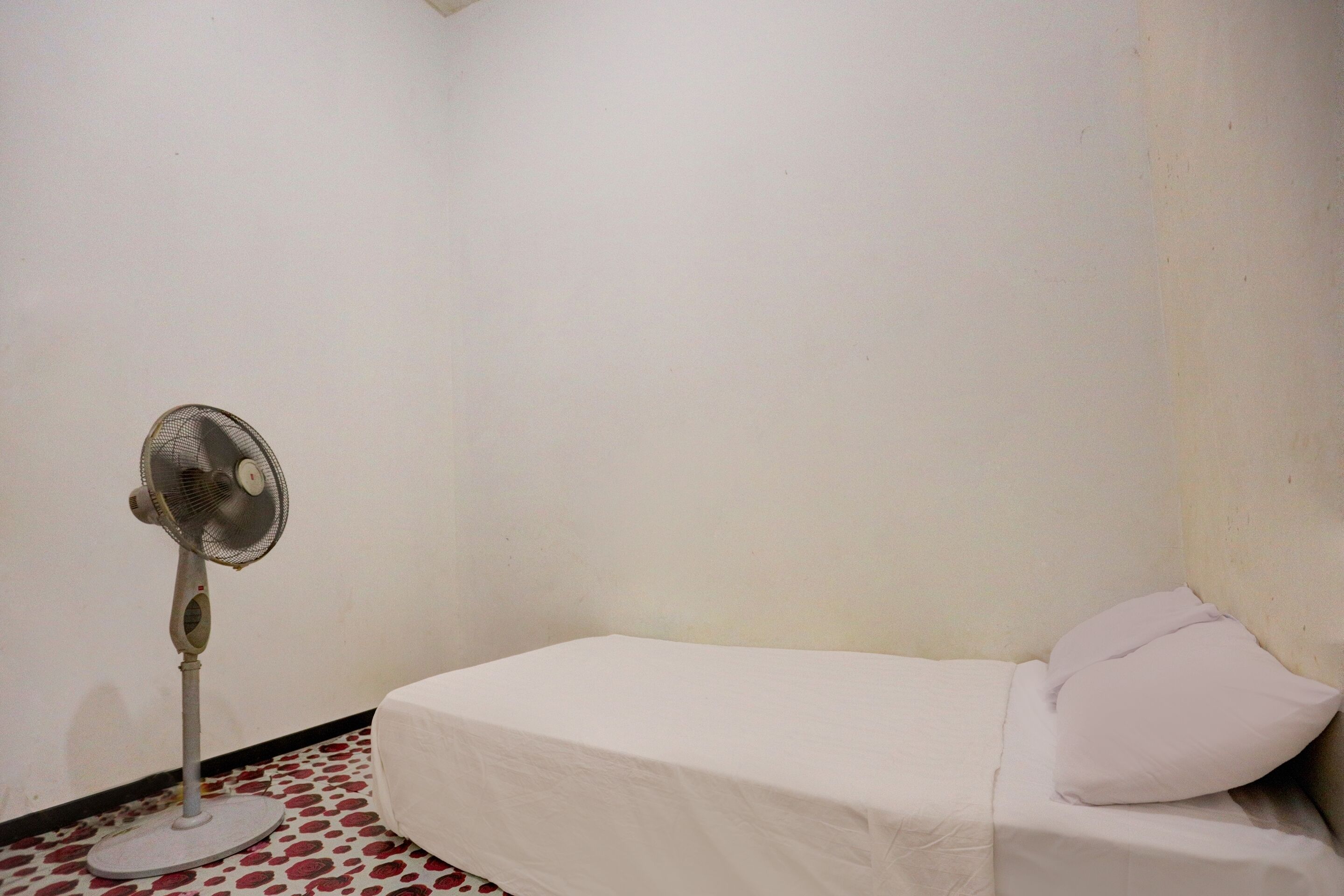 Spot On 92845 Josua Passing Stay