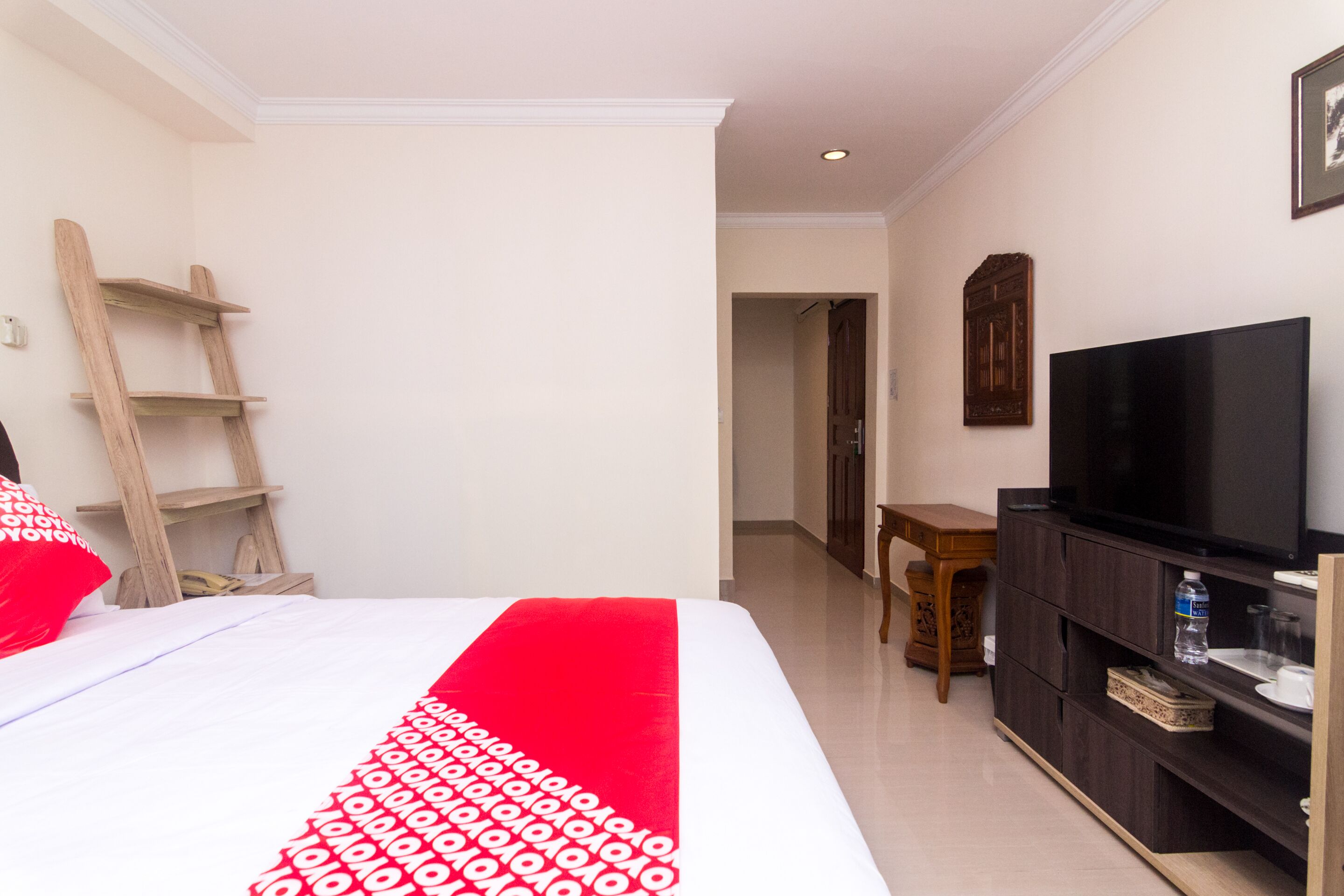 Zeke Hotel by OYO Rooms