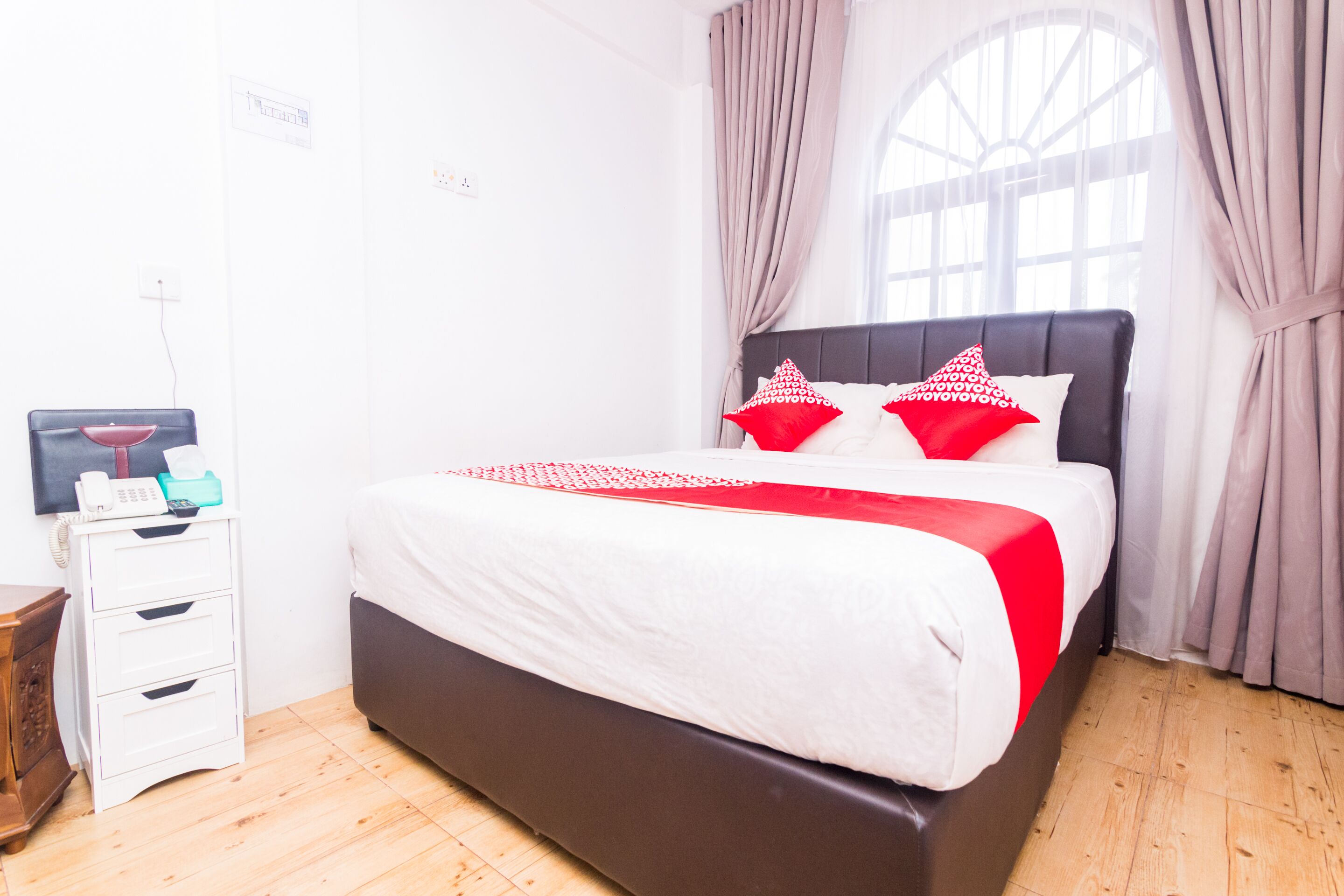 Zeke Hotel by OYO Rooms