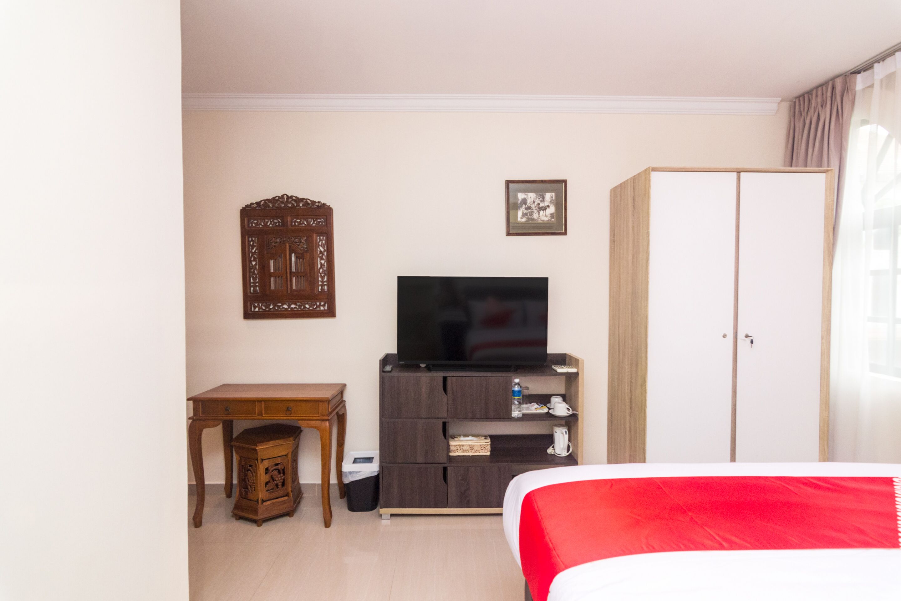 Zeke Hotel by OYO Rooms