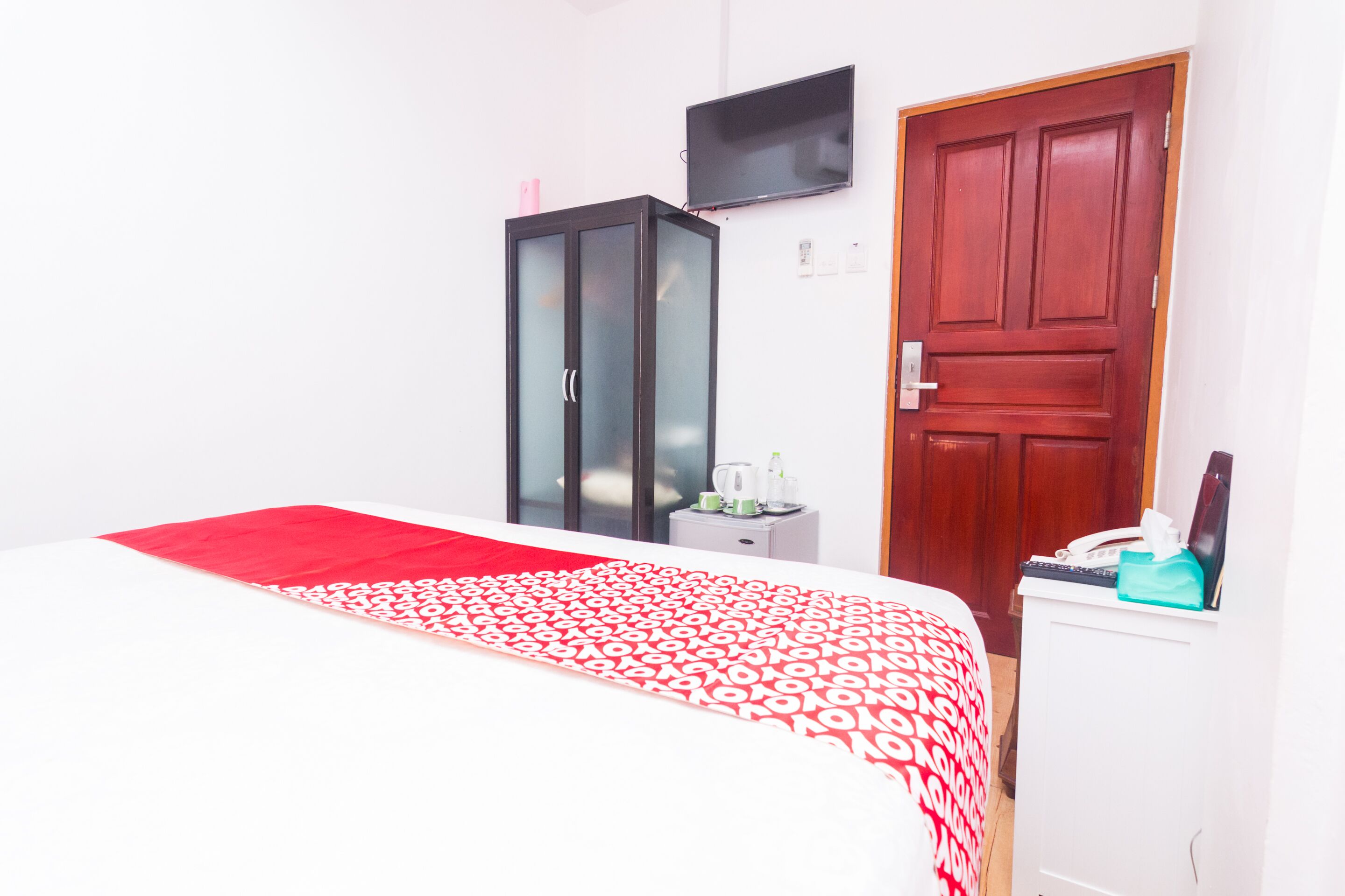 Zeke Hotel by OYO Rooms