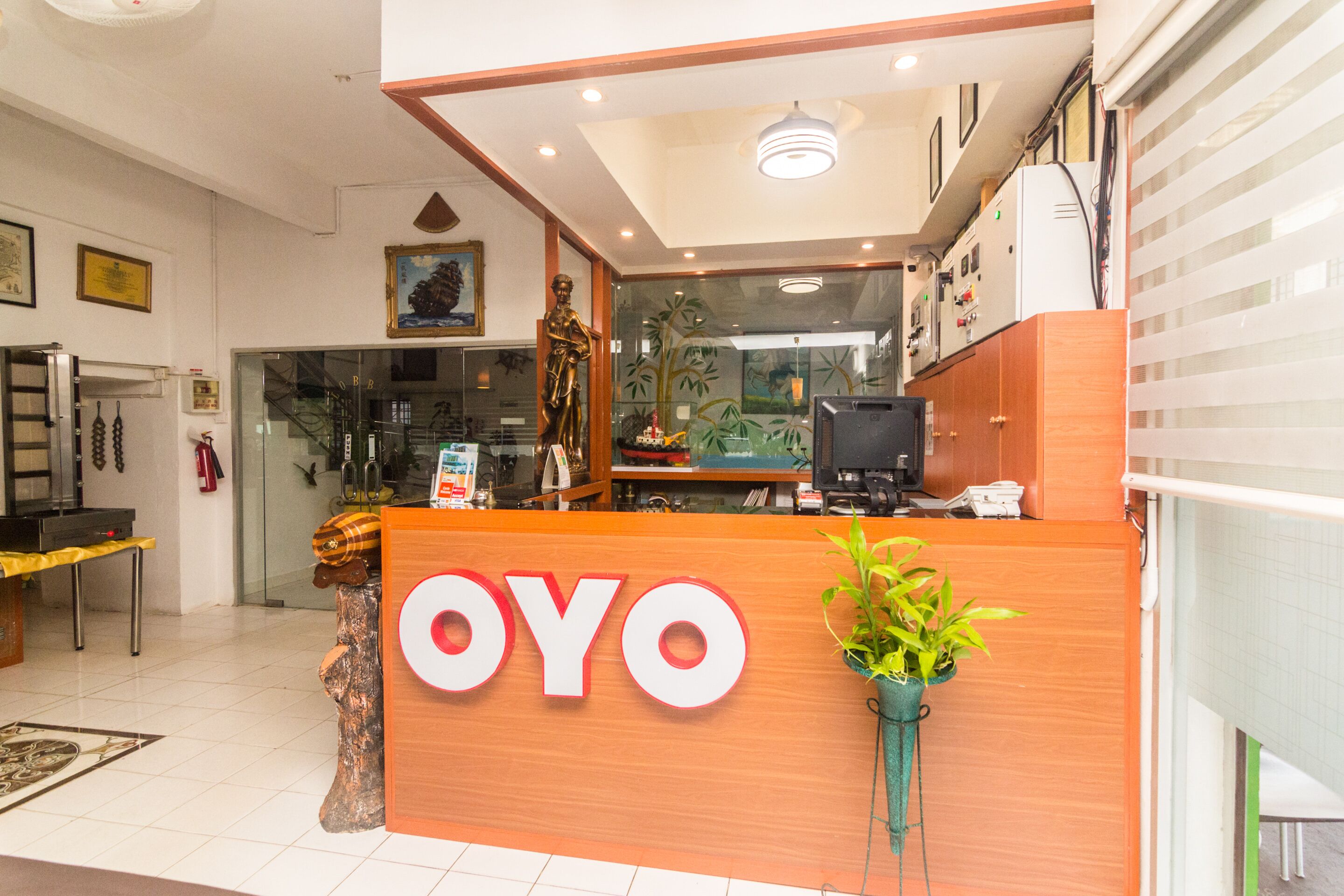 Zeke Hotel by OYO Rooms