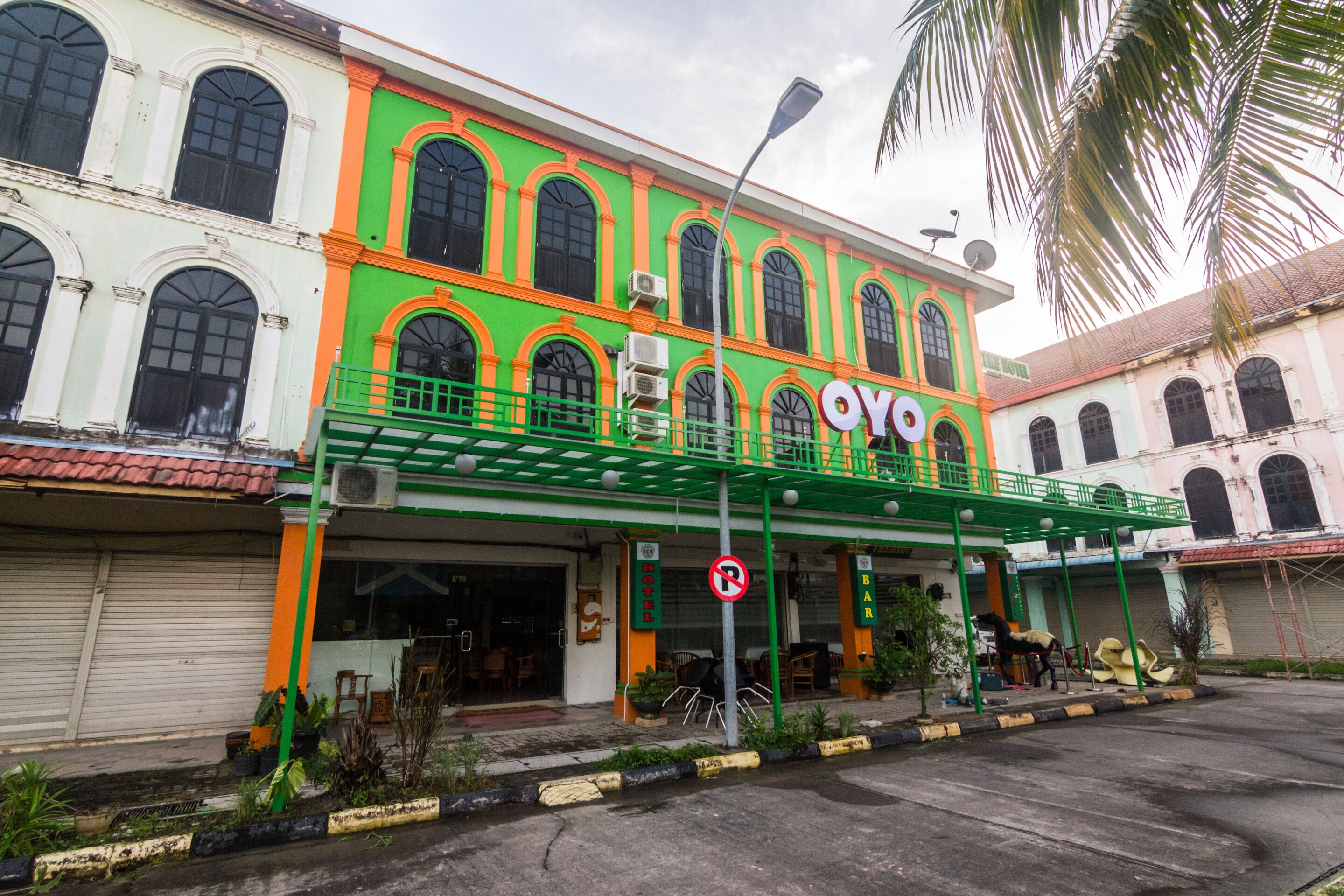 Zeke Hotel by OYO Rooms