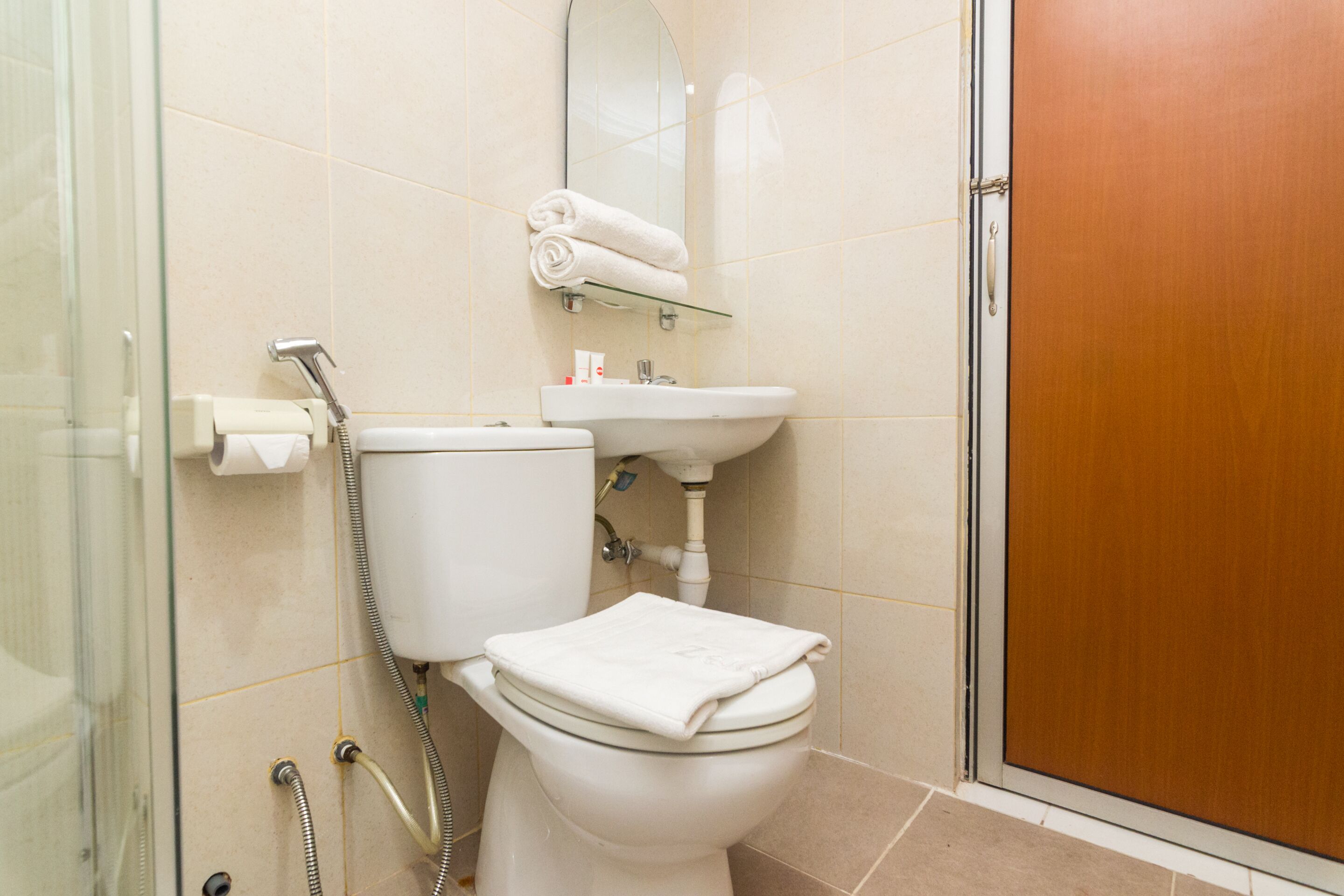 Zeke Hotel by OYO Rooms