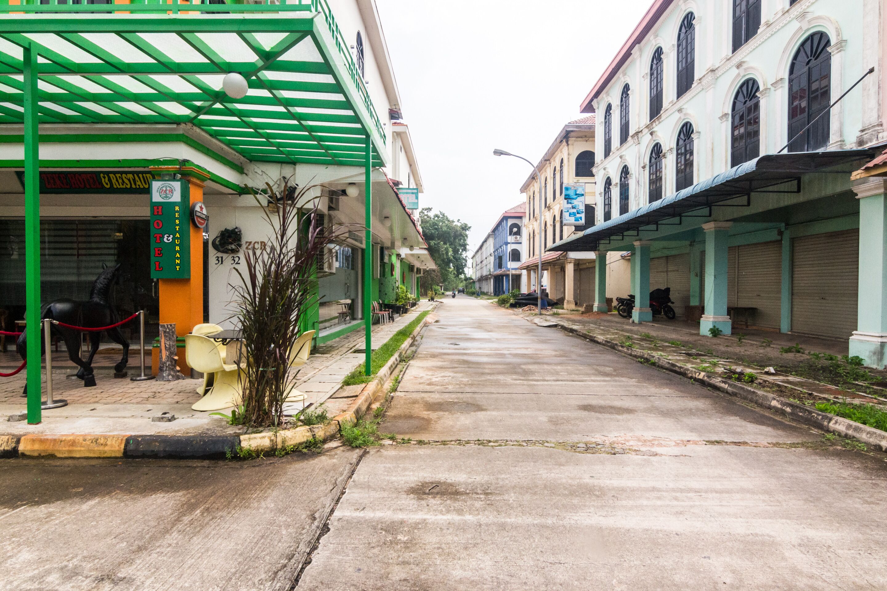 Zeke Hotel by OYO Rooms