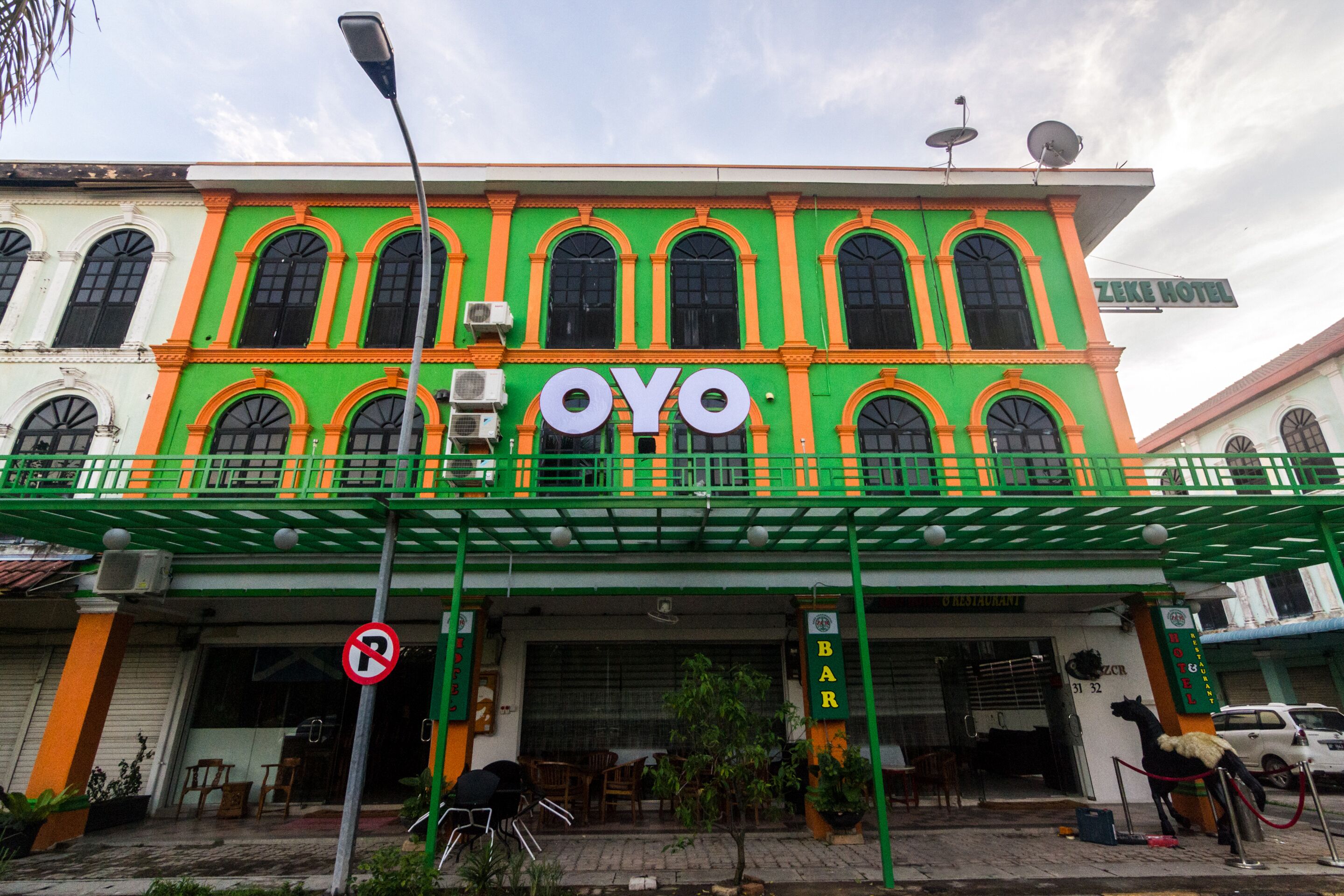 Zeke Hotel by OYO Rooms