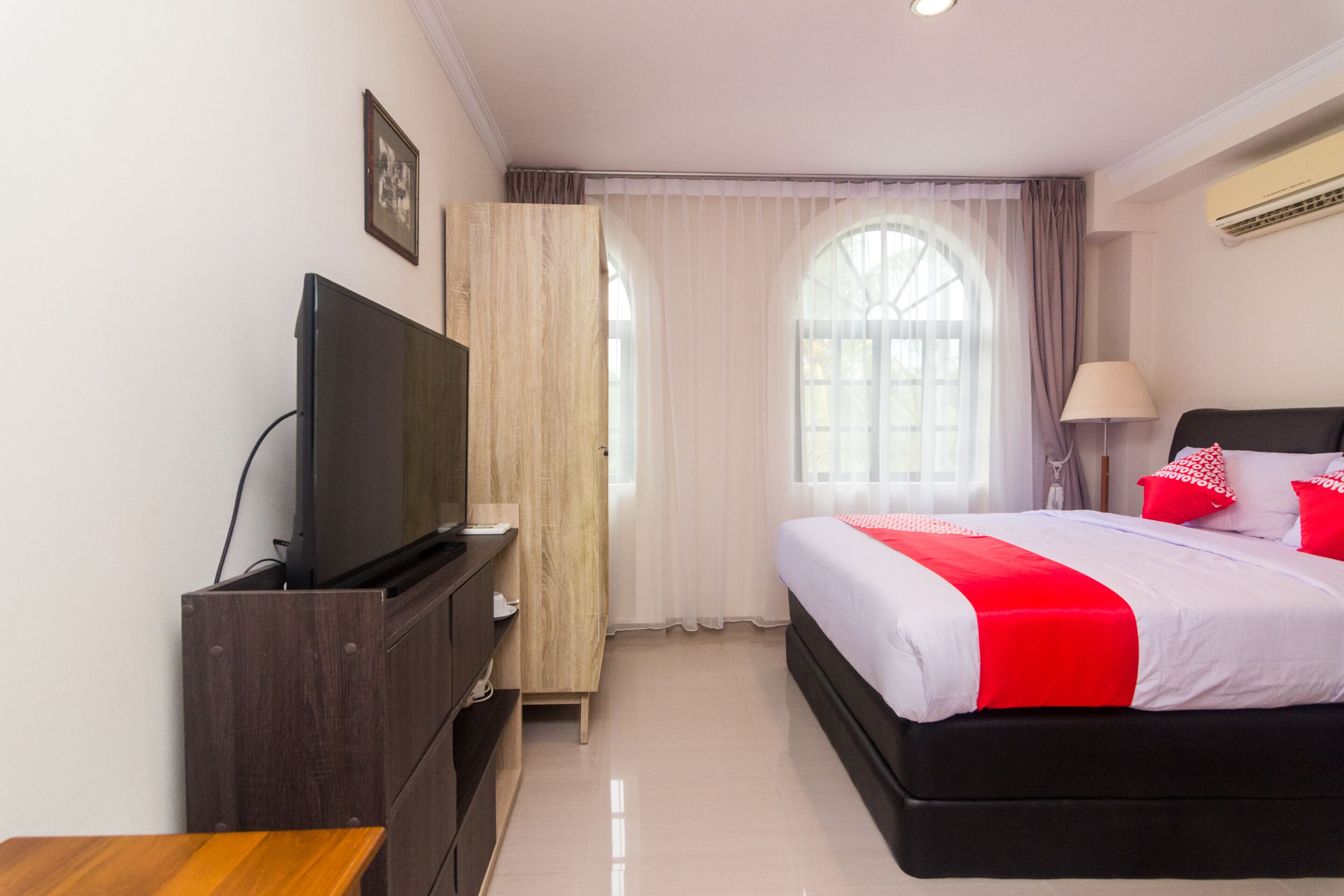 Zeke Hotel by OYO Rooms