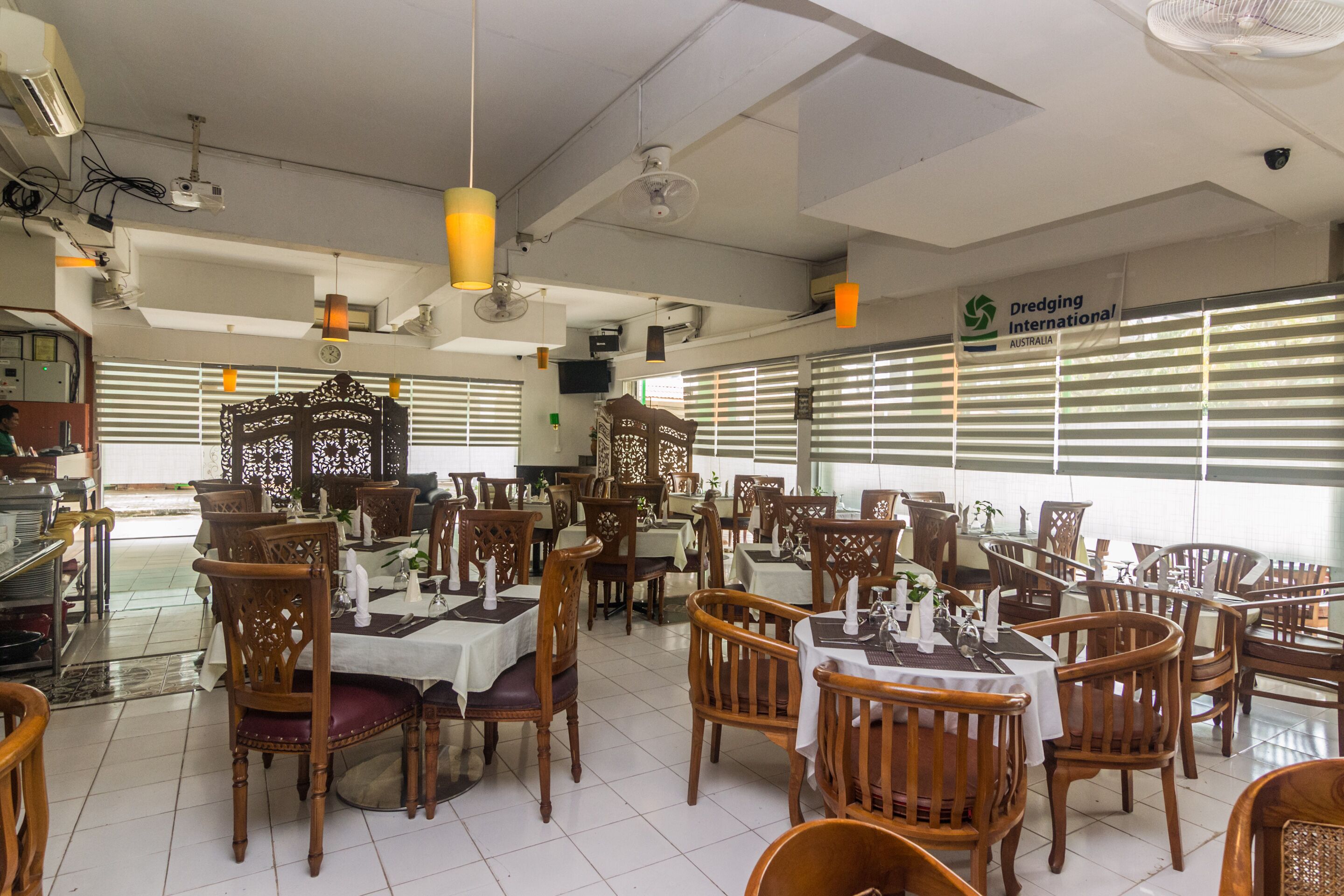 Zeke Hotel by OYO Rooms