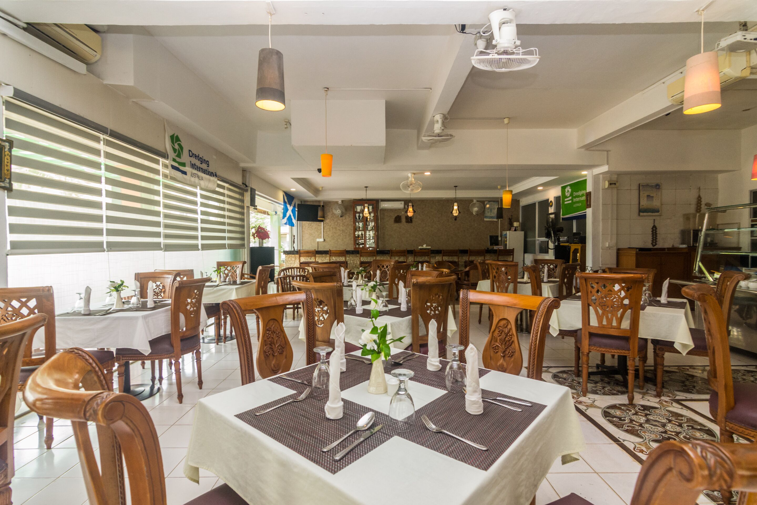 Zeke Hotel by OYO Rooms