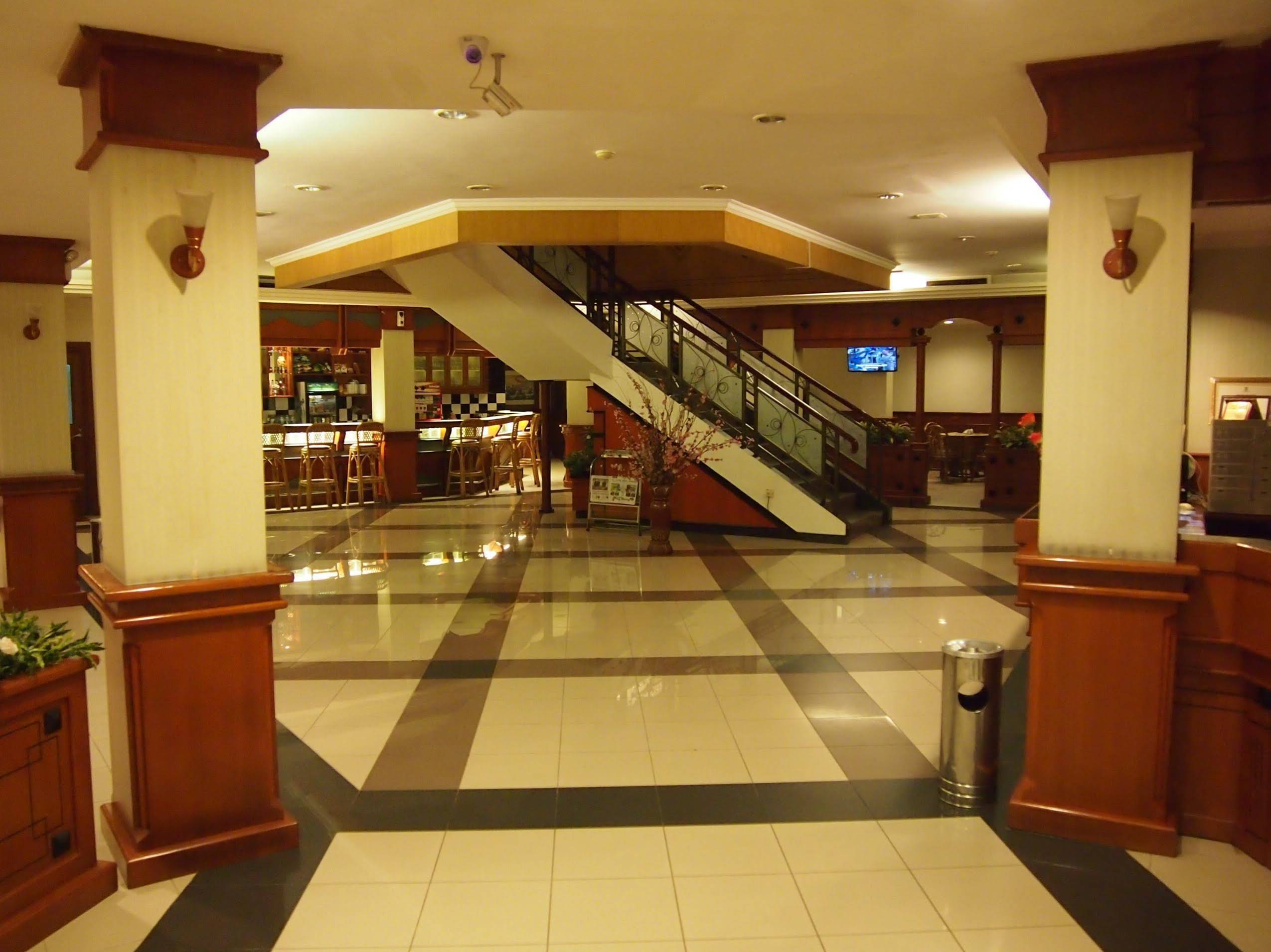 Grand Park Hotel