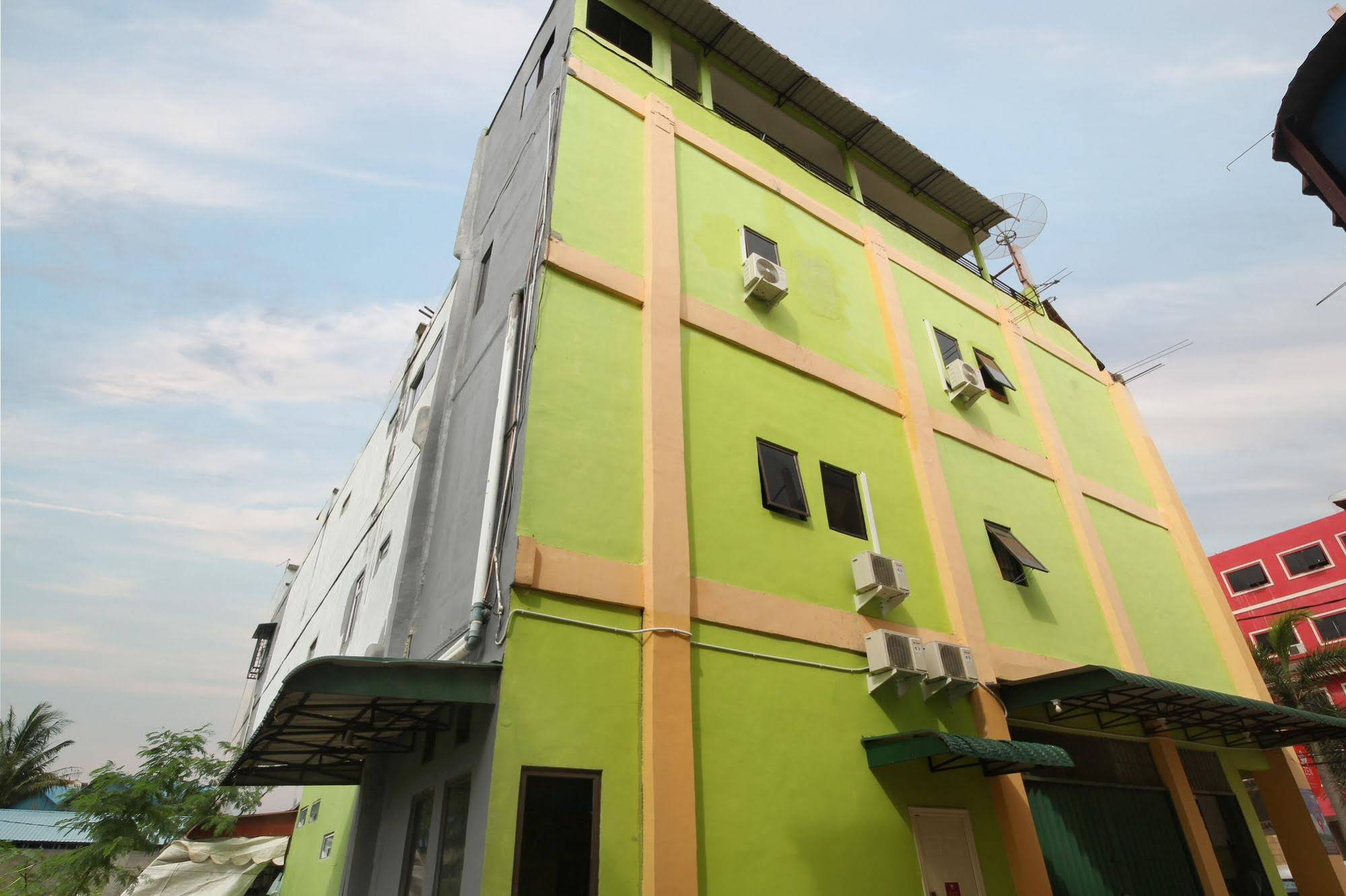 Nagoya Batam Guesthouse