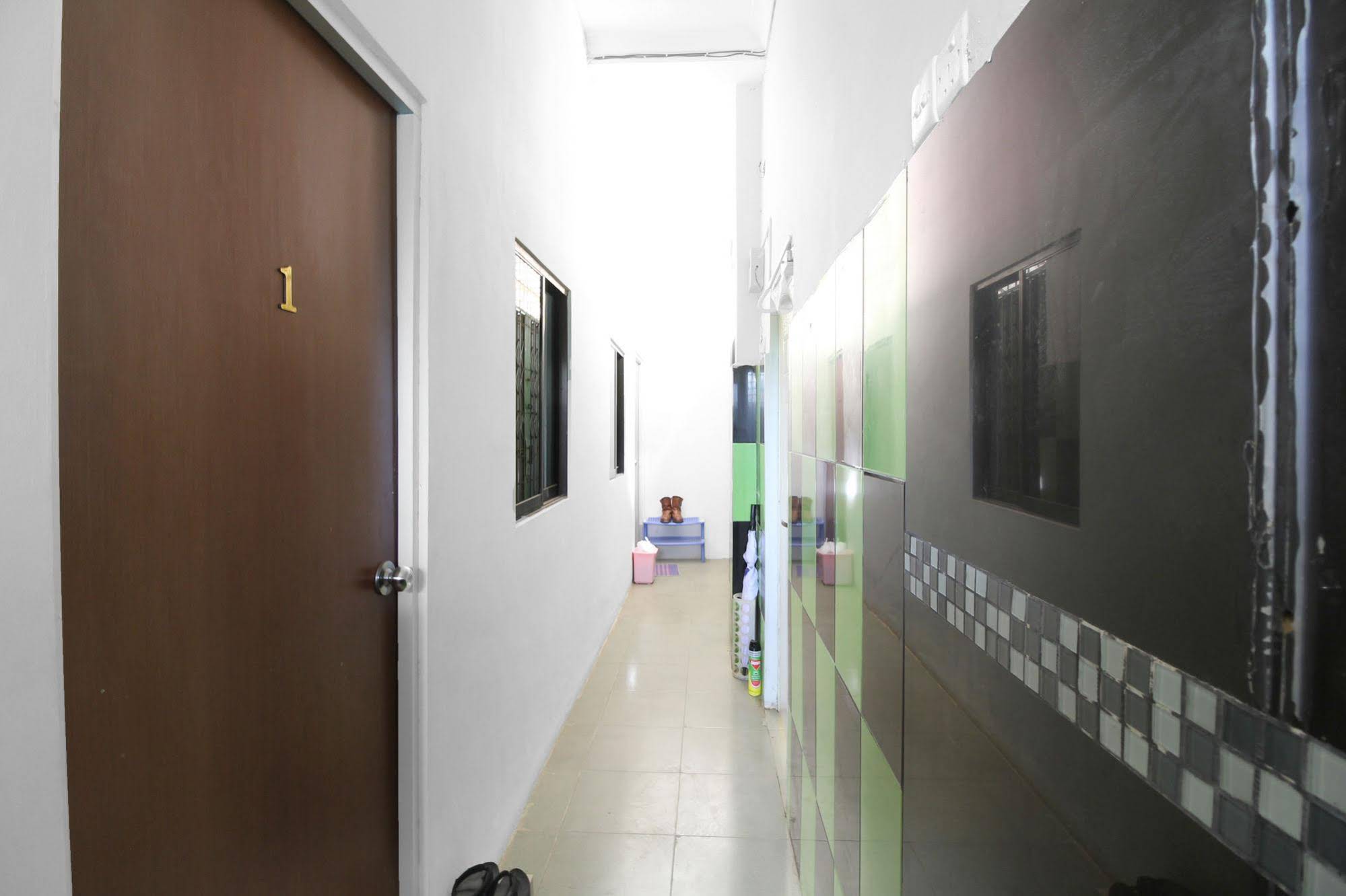 Nagoya Batam Guesthouse