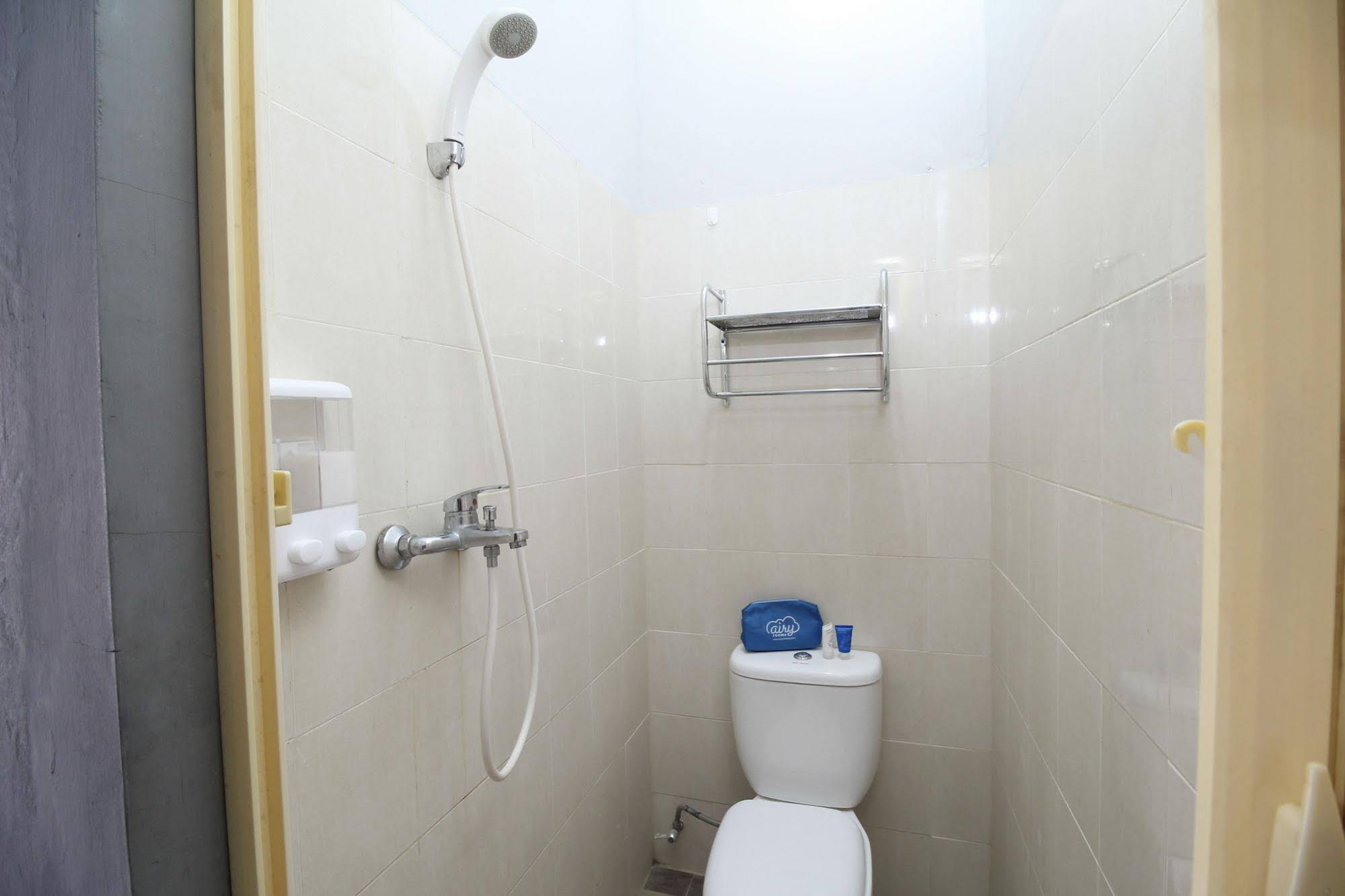 Nagoya Batam Guesthouse