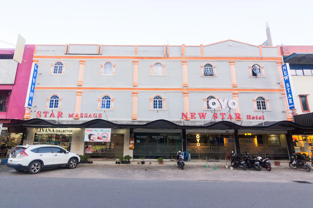 New Star Hotel by OYO Rooms