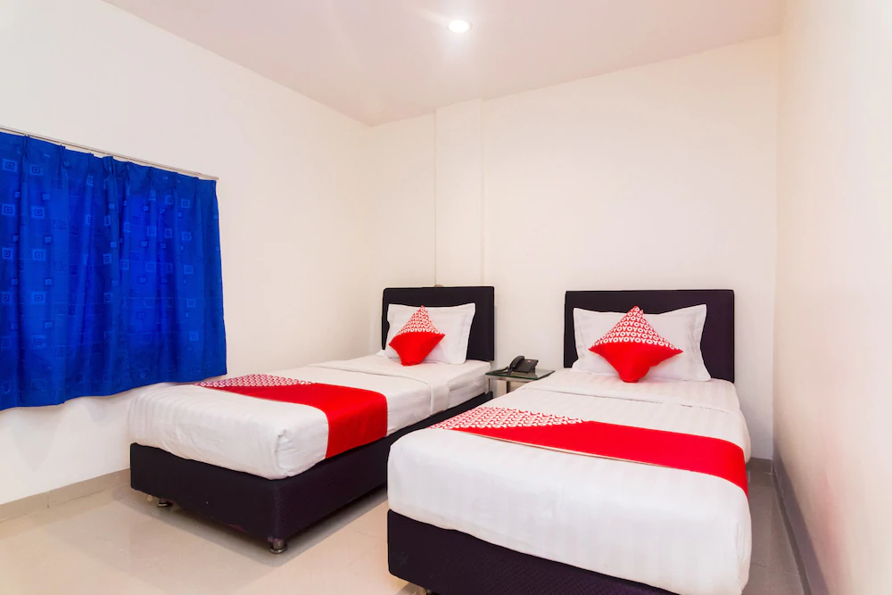 New Star Hotel by OYO Rooms