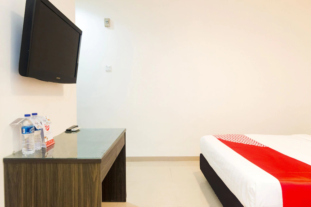 New Star Hotel by OYO Rooms