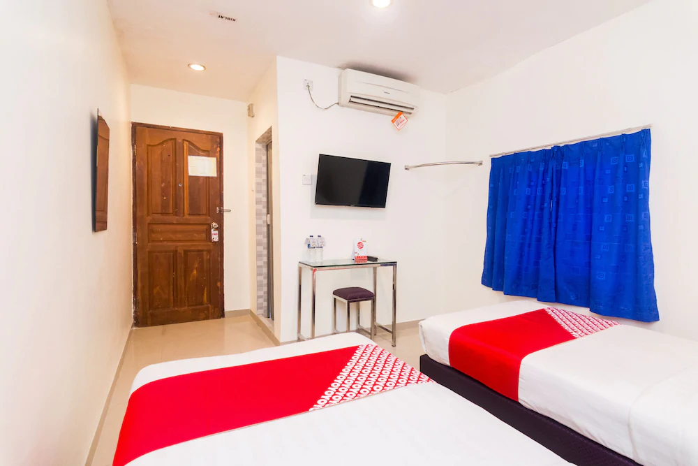 New Star Hotel by OYO Rooms