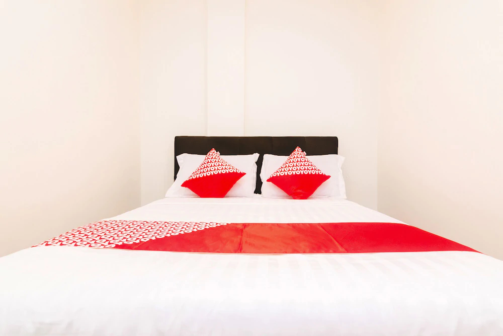 New Star Hotel by OYO Rooms