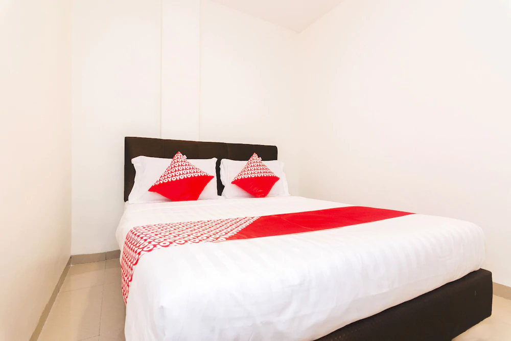 New Star Hotel by OYO Rooms