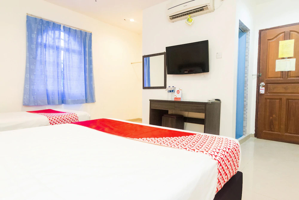 New Star Hotel by OYO Rooms