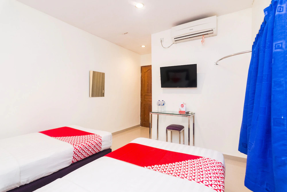 New Star Hotel by OYO Rooms