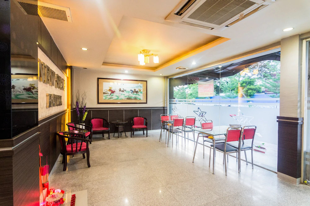New Star Hotel by OYO Rooms