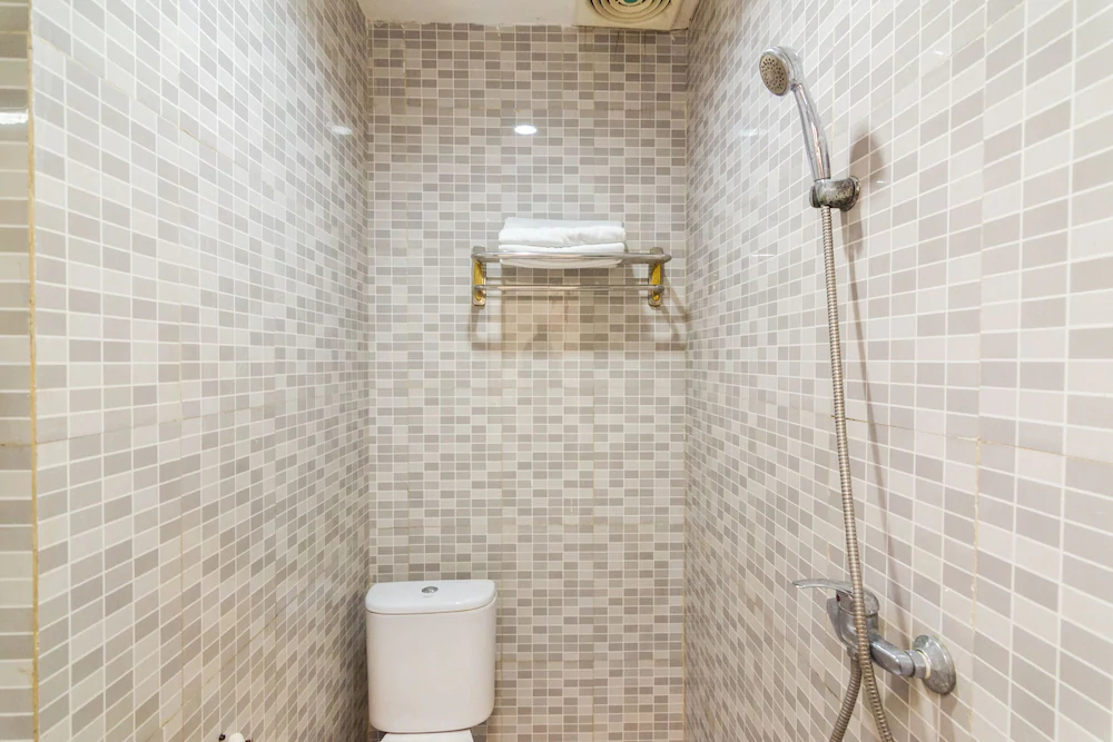 New Star Hotel by OYO Rooms