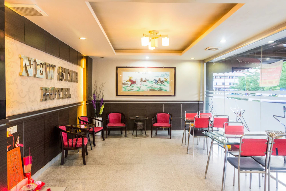 New Star Hotel by OYO Rooms