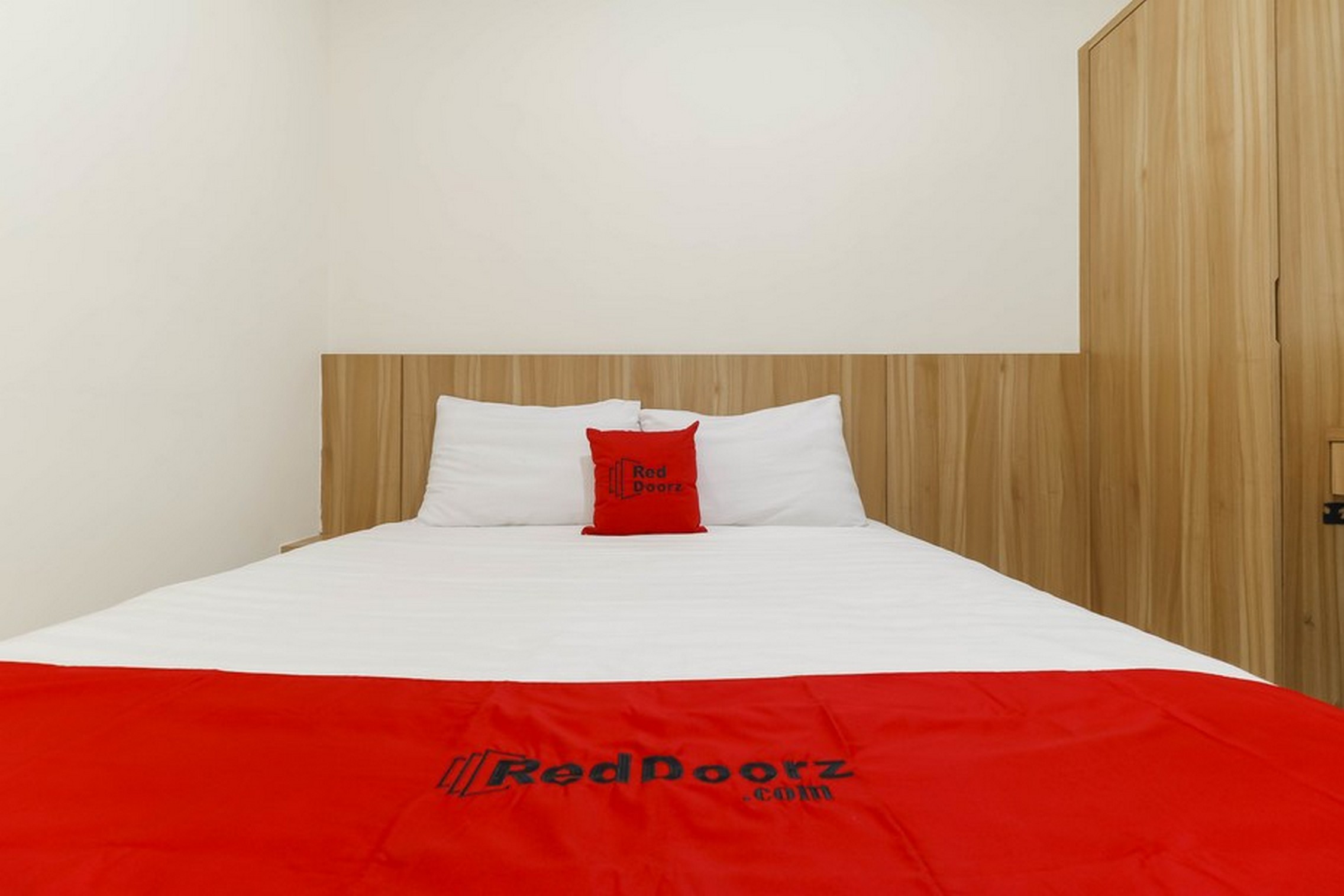 RedDoorz @ Nagoya Indah