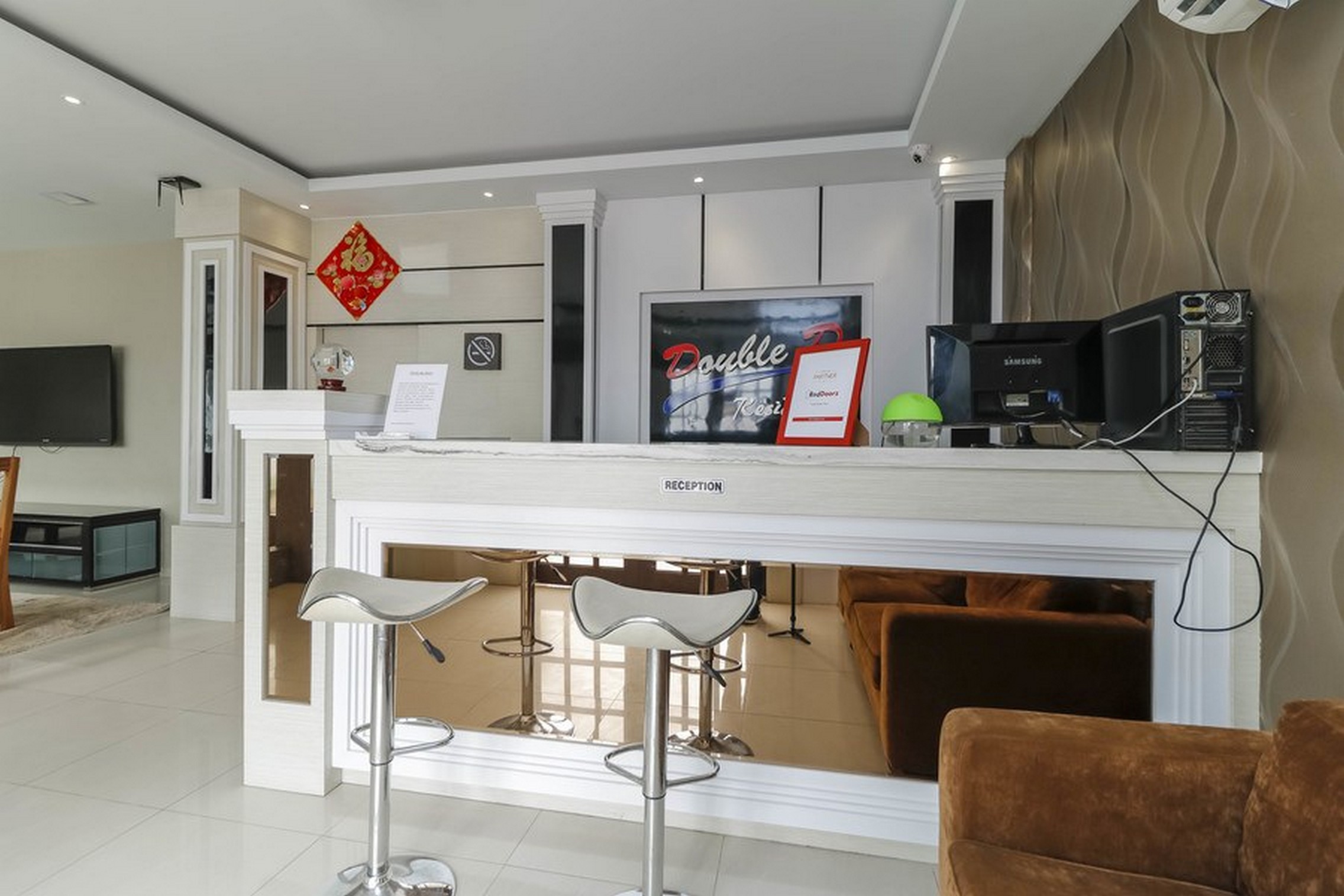 RedDoorz @ Nagoya Indah