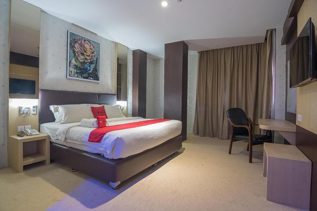 RedDoorz Premium Near Grand Batam Mall