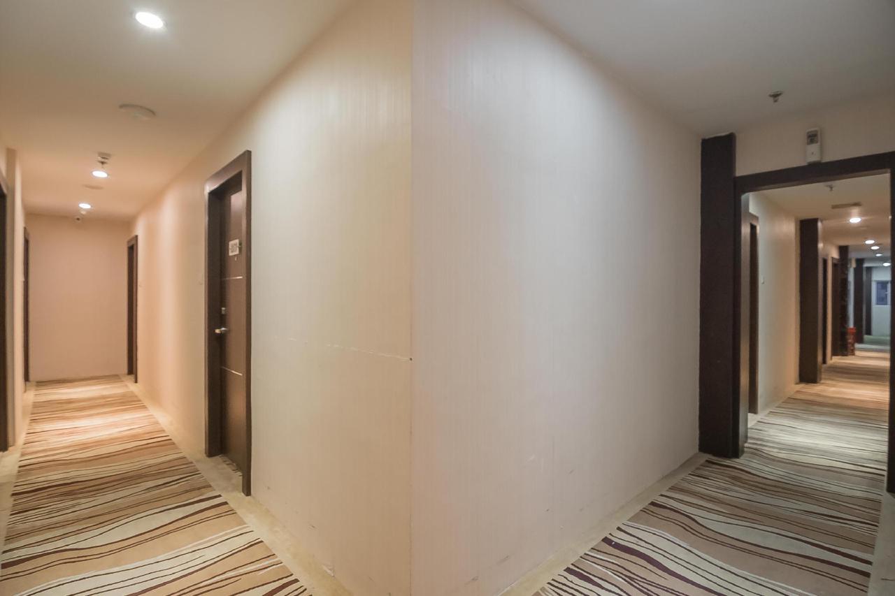 RedDoorz Premium Near Grand Batam Mall