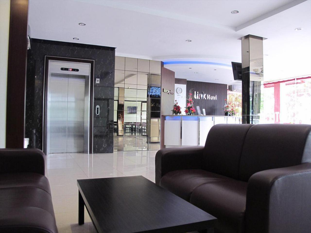 Link Hotel by RedDoorz