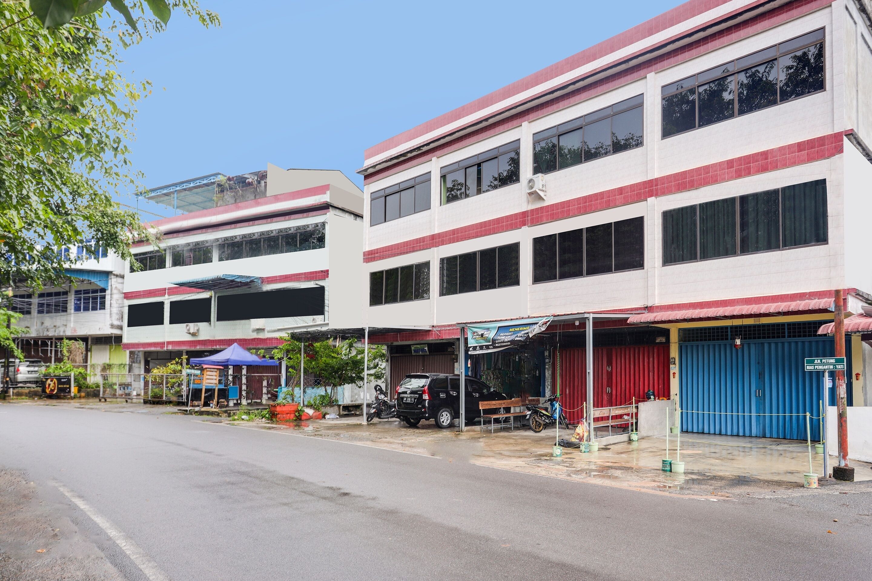 Spot On 92053 Bagus Stay
