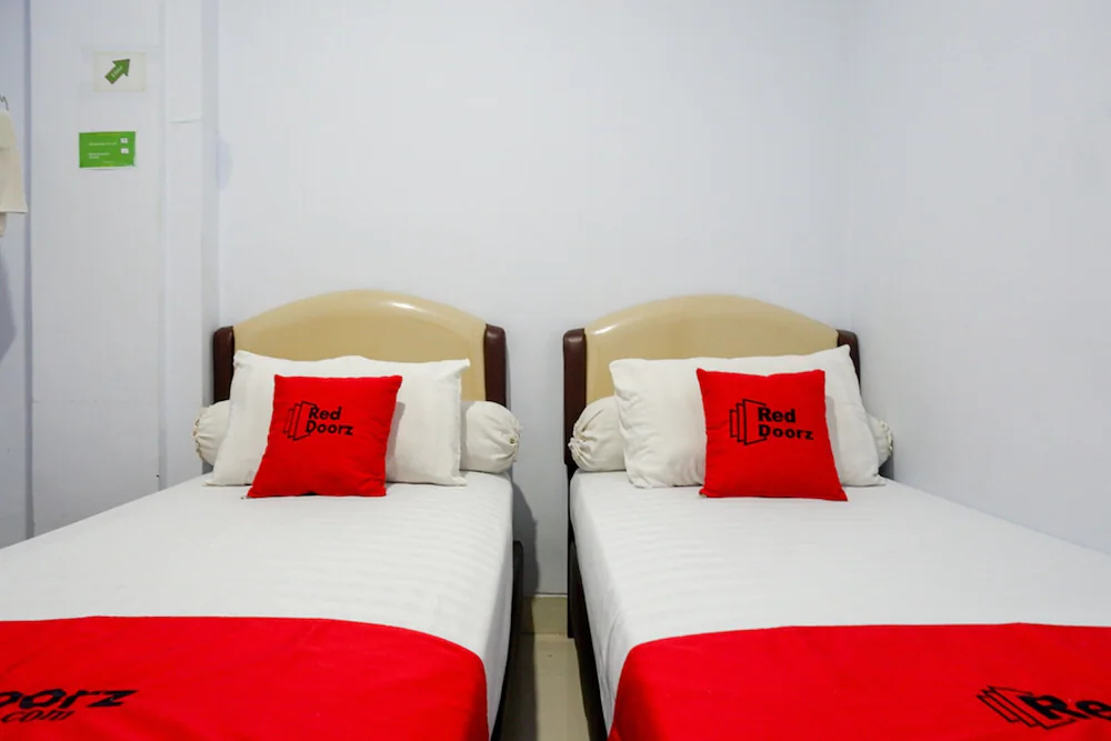 Hotel Bravo by RedDoorz
