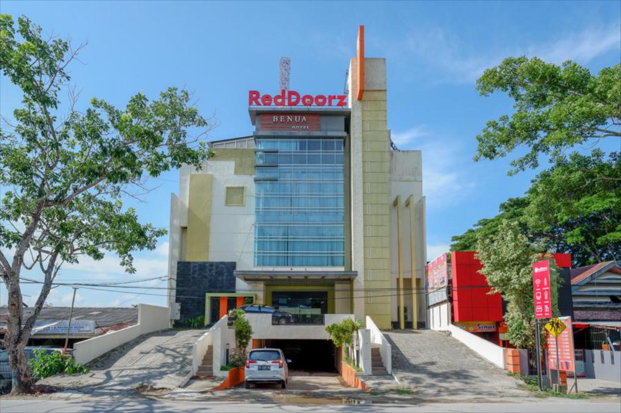 Hotel Benua Kendari by RedDoorz
