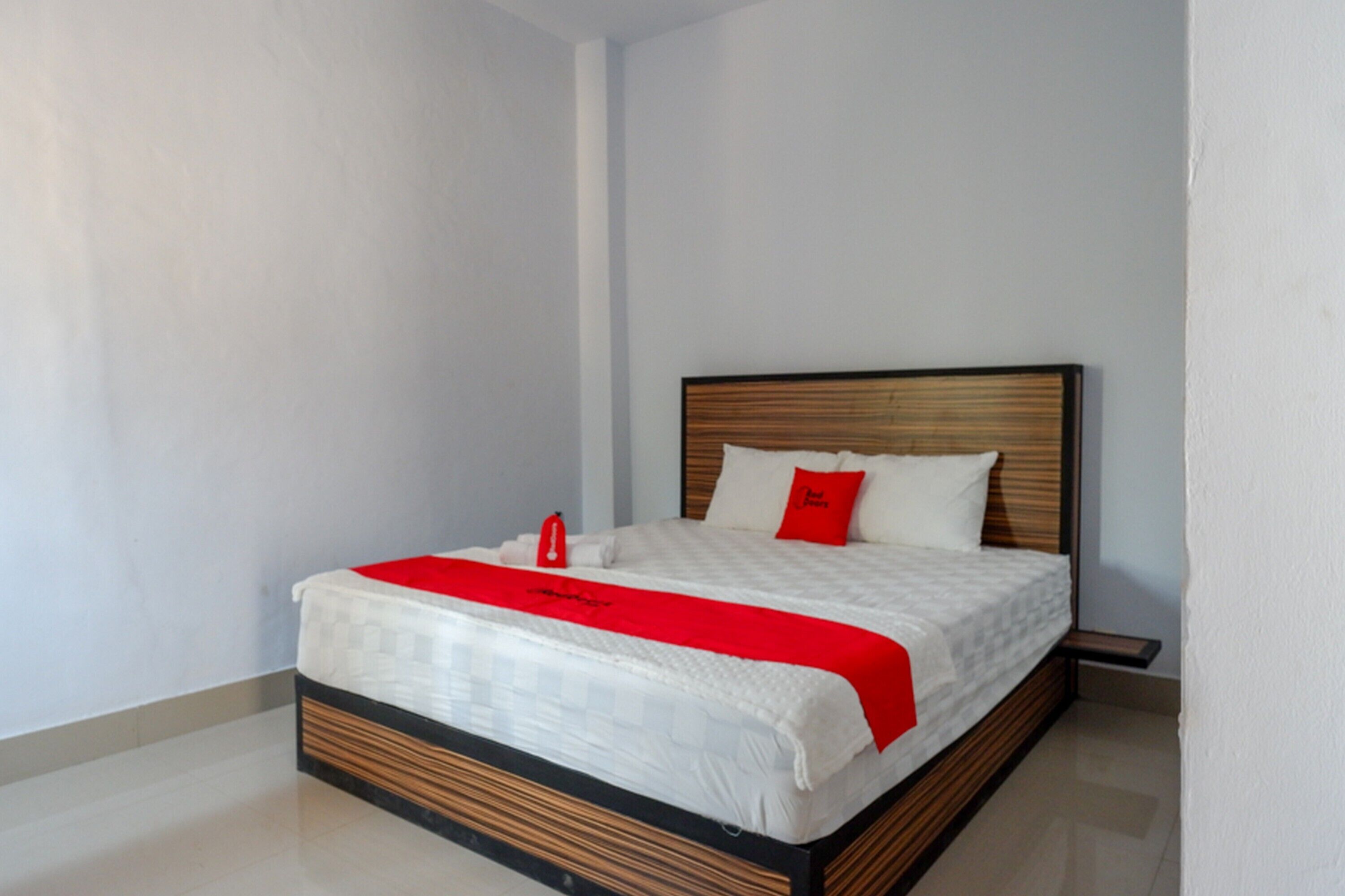 Hotel Viranza by RedDoorz