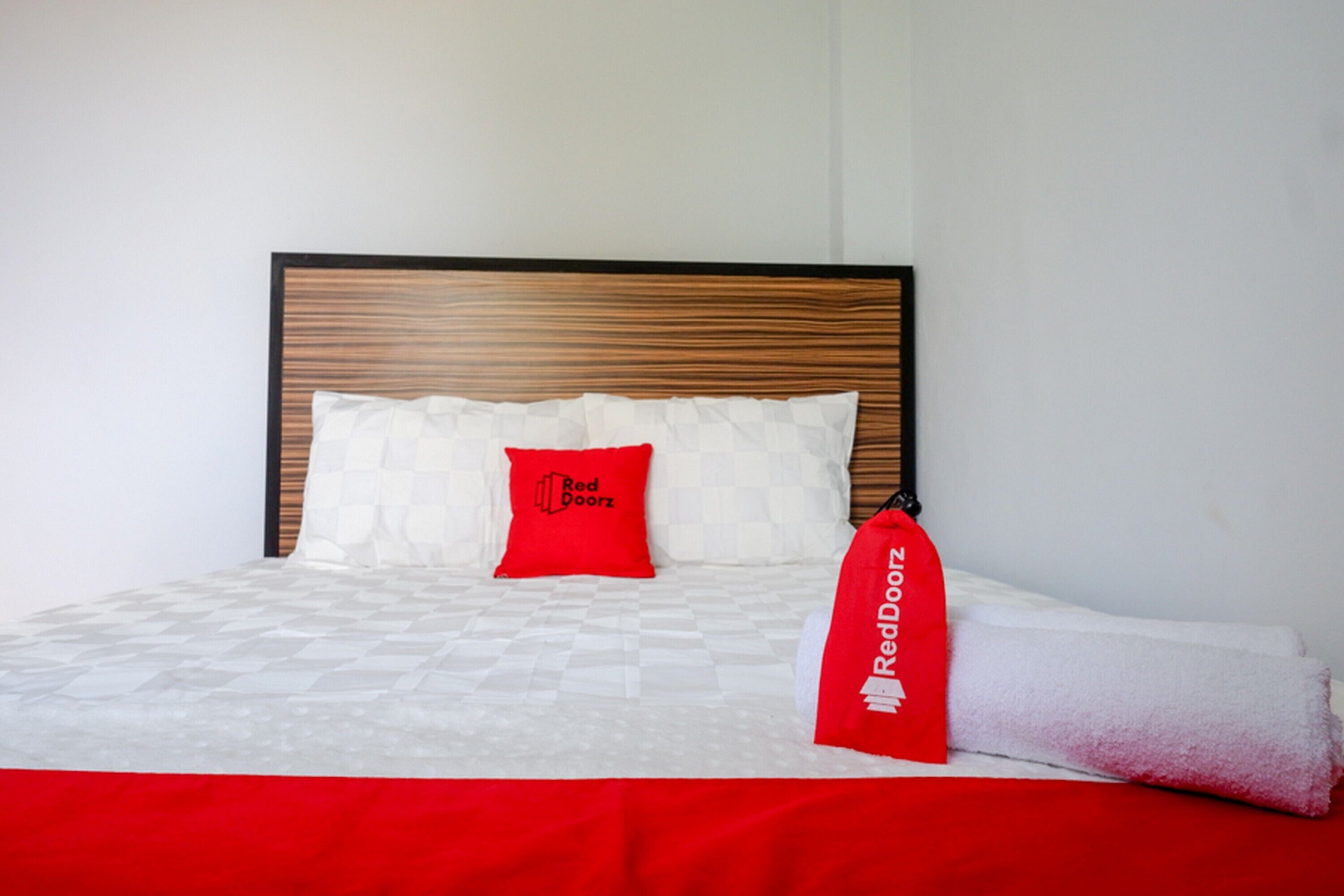 Hotel Viranza by RedDoorz
